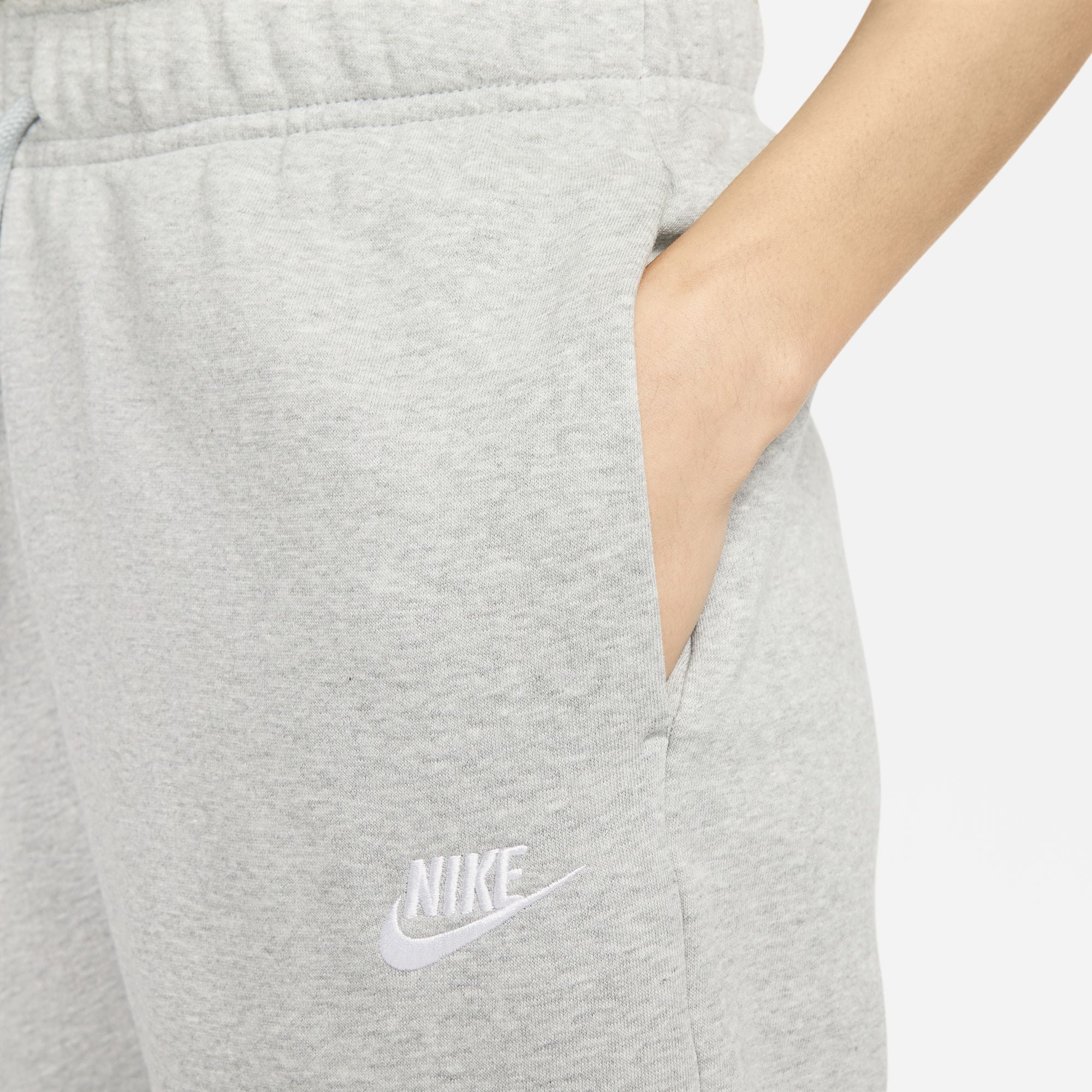 Nike Sportswear Jogginghose »CLUB FLEECE WOMEN'S MID-RISE JOGGERS«