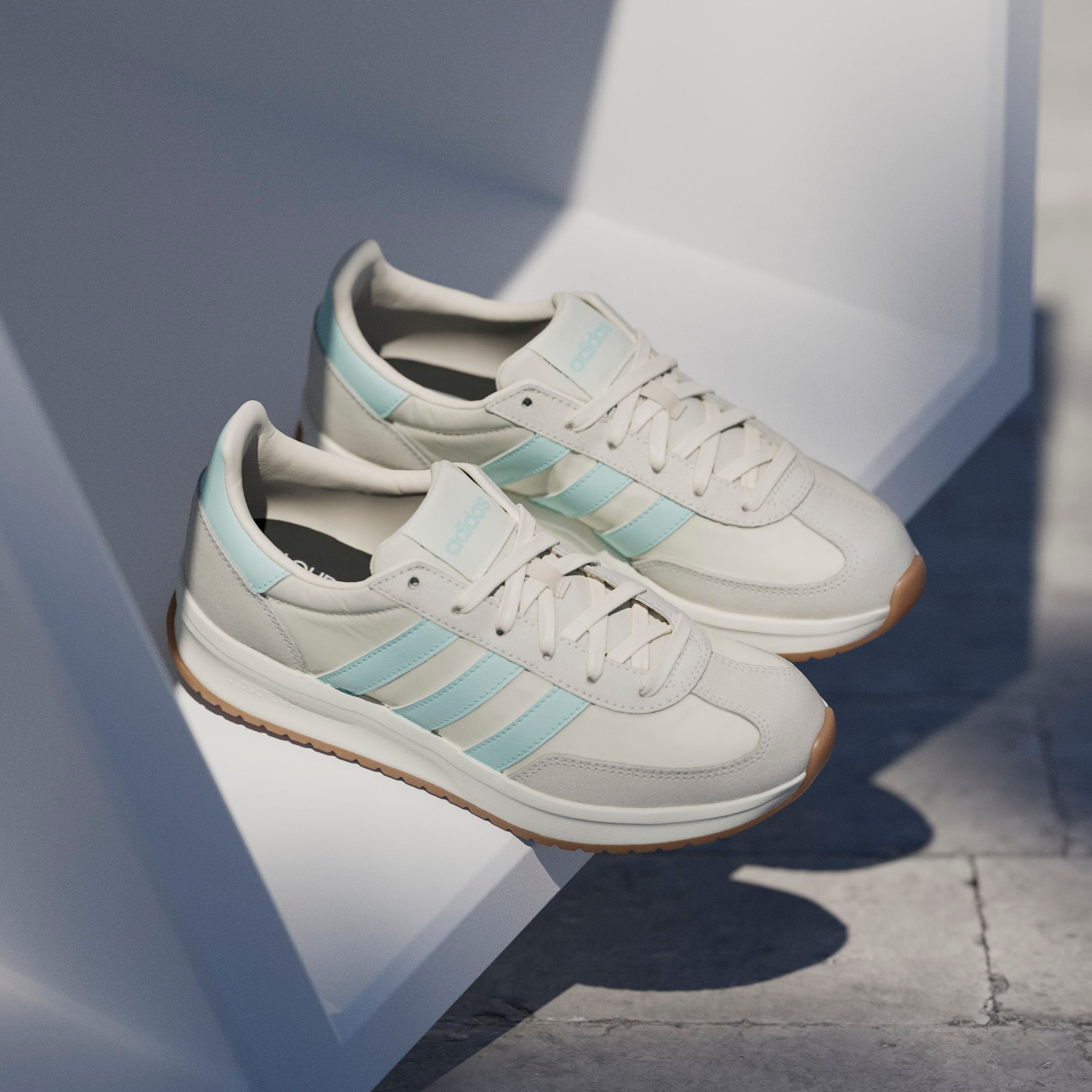 adidas Sportswear Sneaker »RUN 70S 2.0«, inspiriert vom Design des SL72