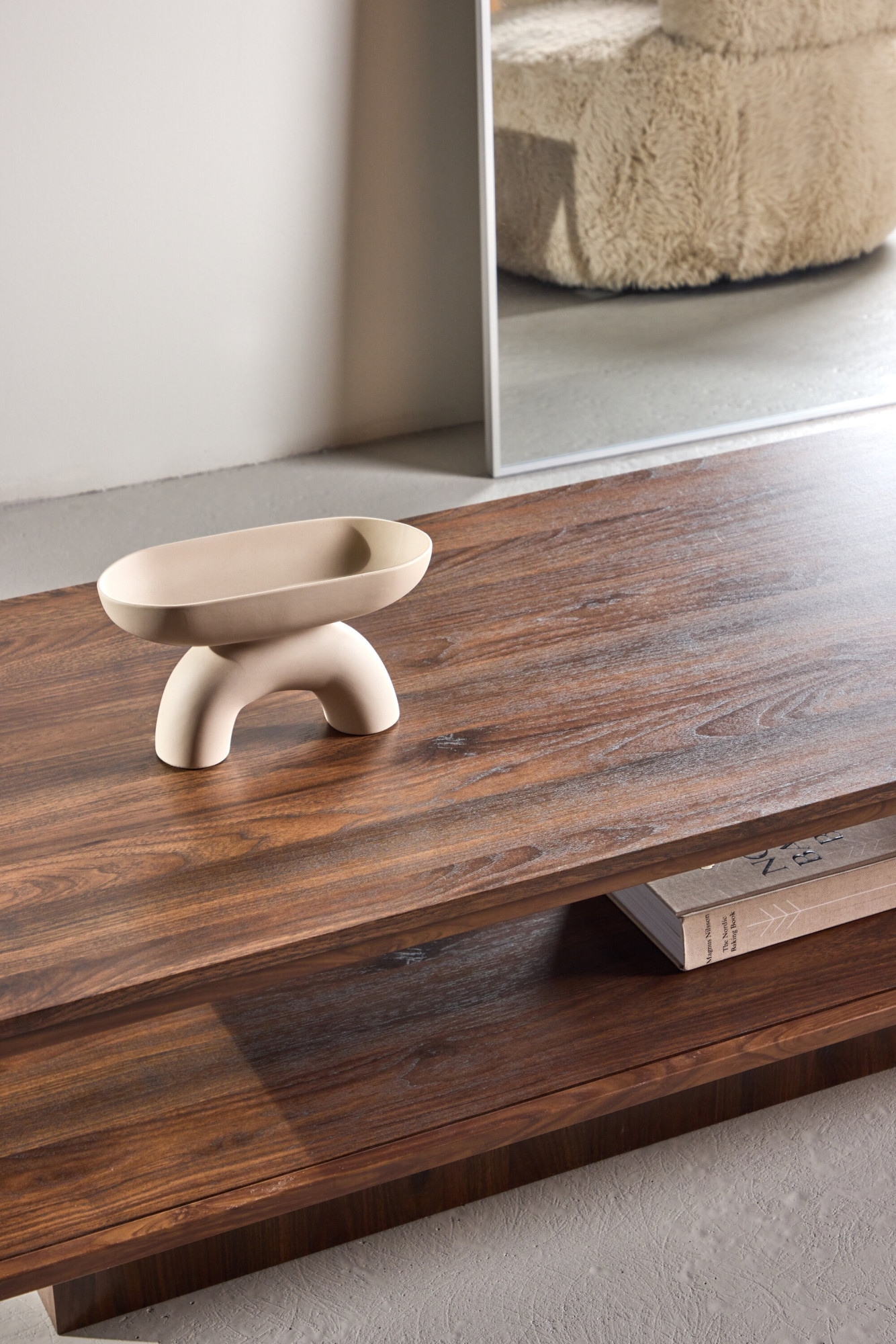 Venture Home Couchtisch »Maglehem, rechteckiger Couchtisch 130 × 60 cm in Walnussoptik« Sofatisch, MDF, Stahlgestell, Papierlaminat, rechteckig, modern