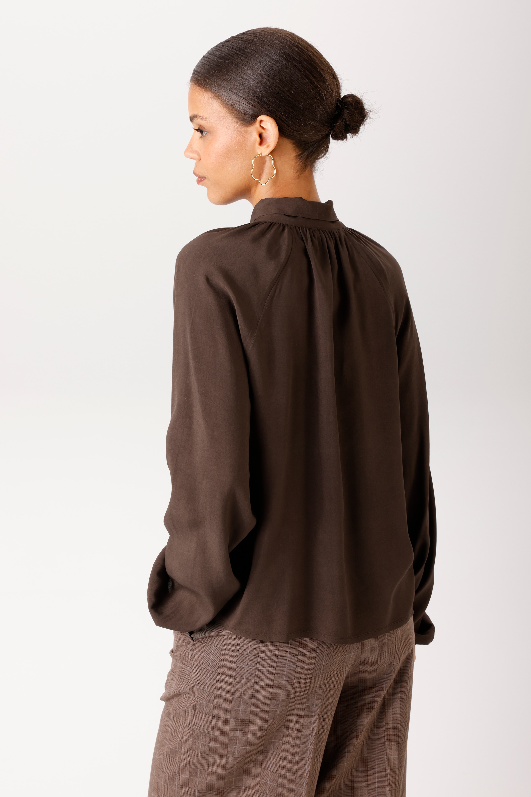 Aniston CASUAL Blouse à enfiler avec nœud décoratif à l'encolure en V - NOUVELLE COLLECTION
