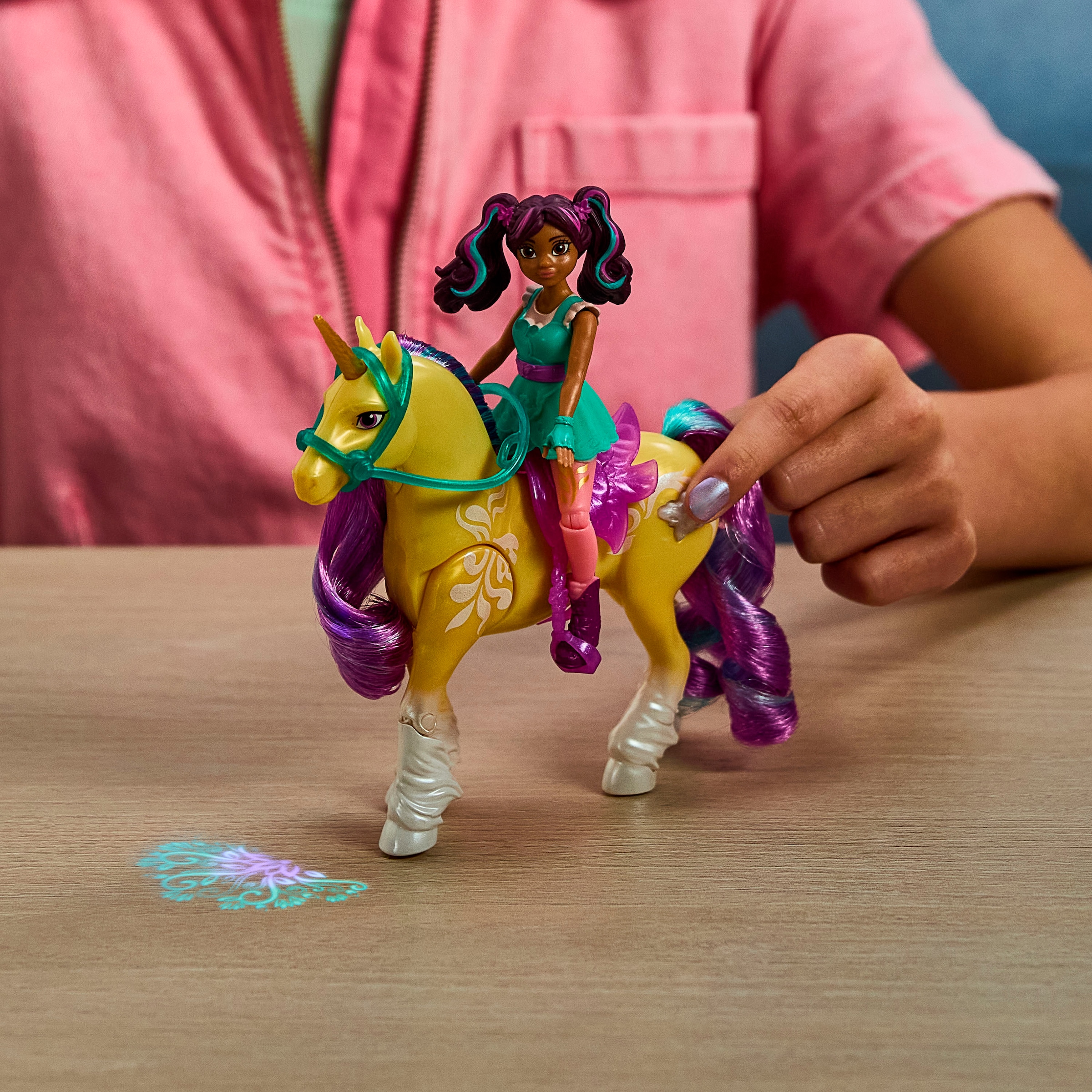 Spin Master Anziehpuppe »Unicorn Academy - Ava & Pflanzen-Magie Leaf« mit echter Mähne und Leuchteffektt