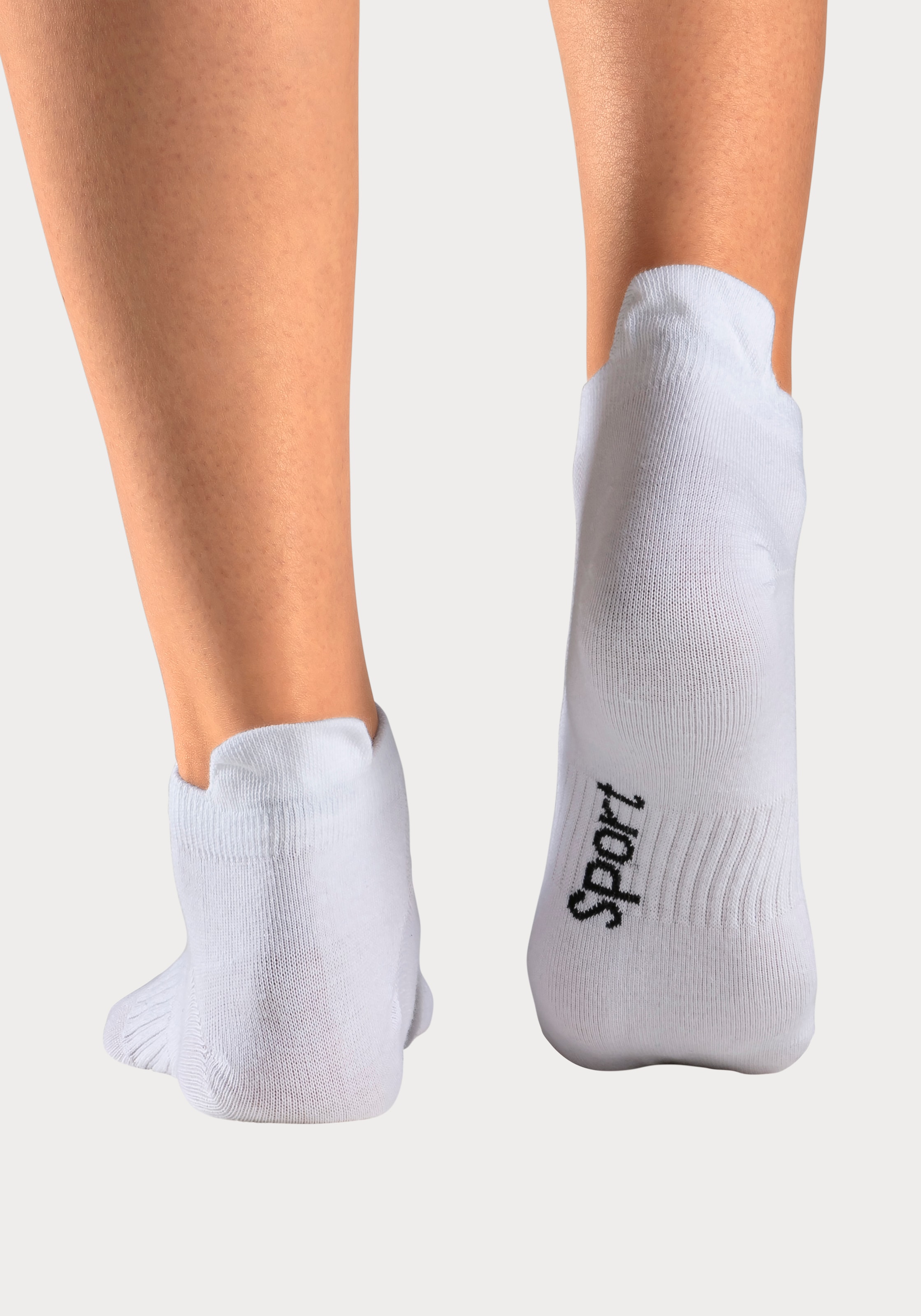 Bench. Sneakersocken, (Packung, 6 Paar), mit feiner Mesh Konstruktion und Mittelfussgummi