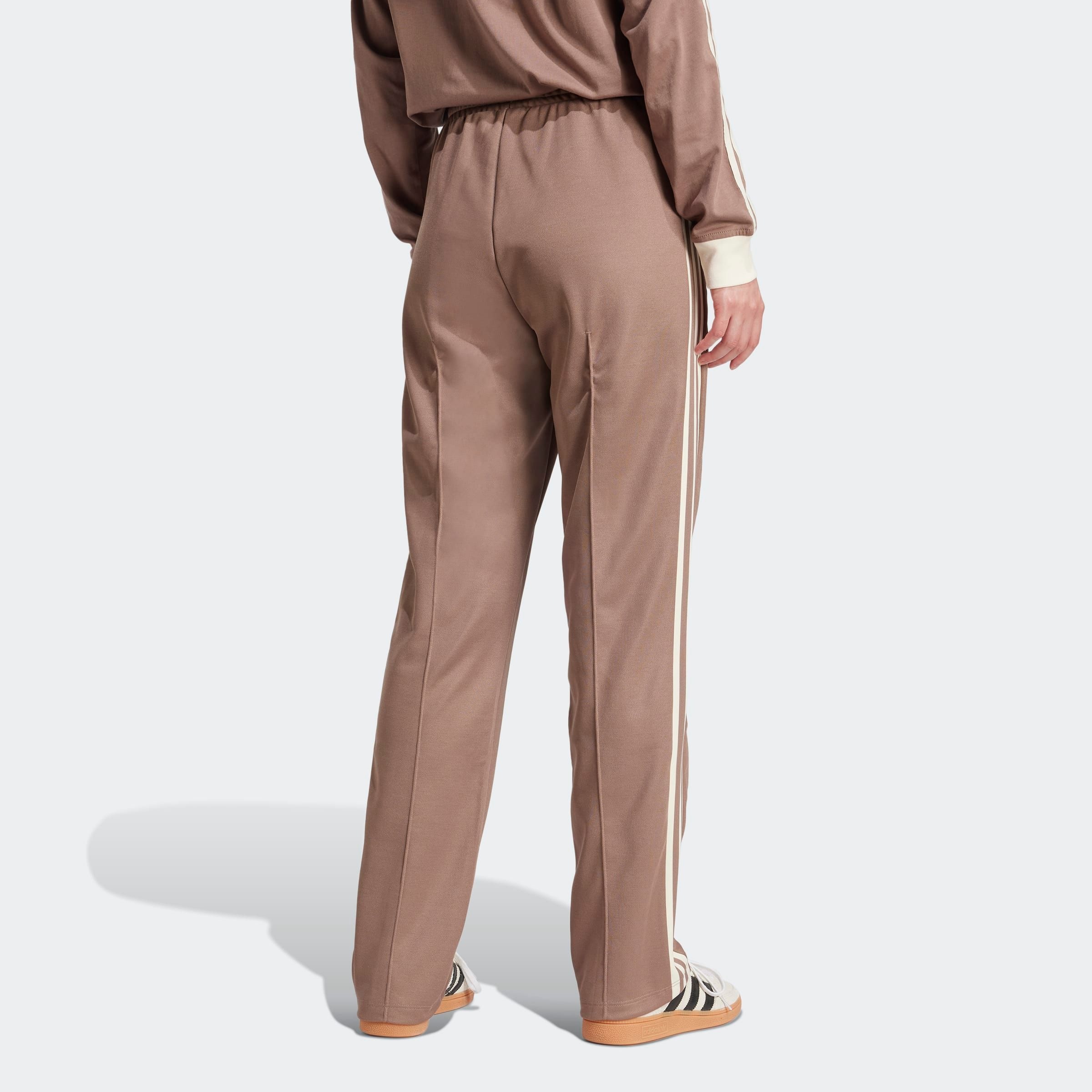 adidas Originals Sporthose »BECKENBAUER TP«, (1 tlg.), Retro Style, der gerade Schnitt mit schmal zulaufenden Bein