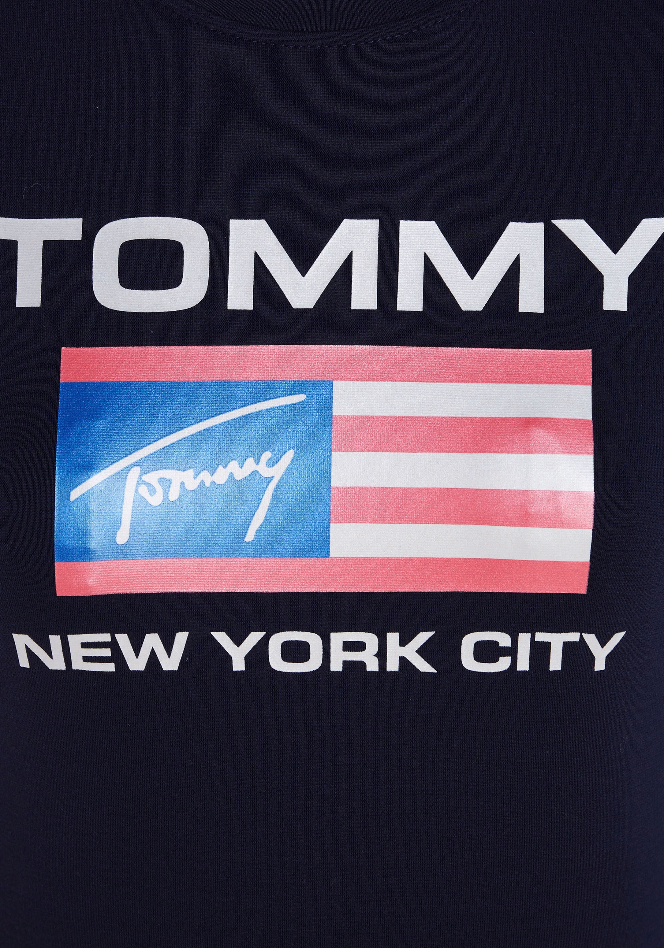 Tommy Jeans Jerseykleid »TJW MODERN PREP FLAG BODYCON«, mit Labeldruck auf der Brust