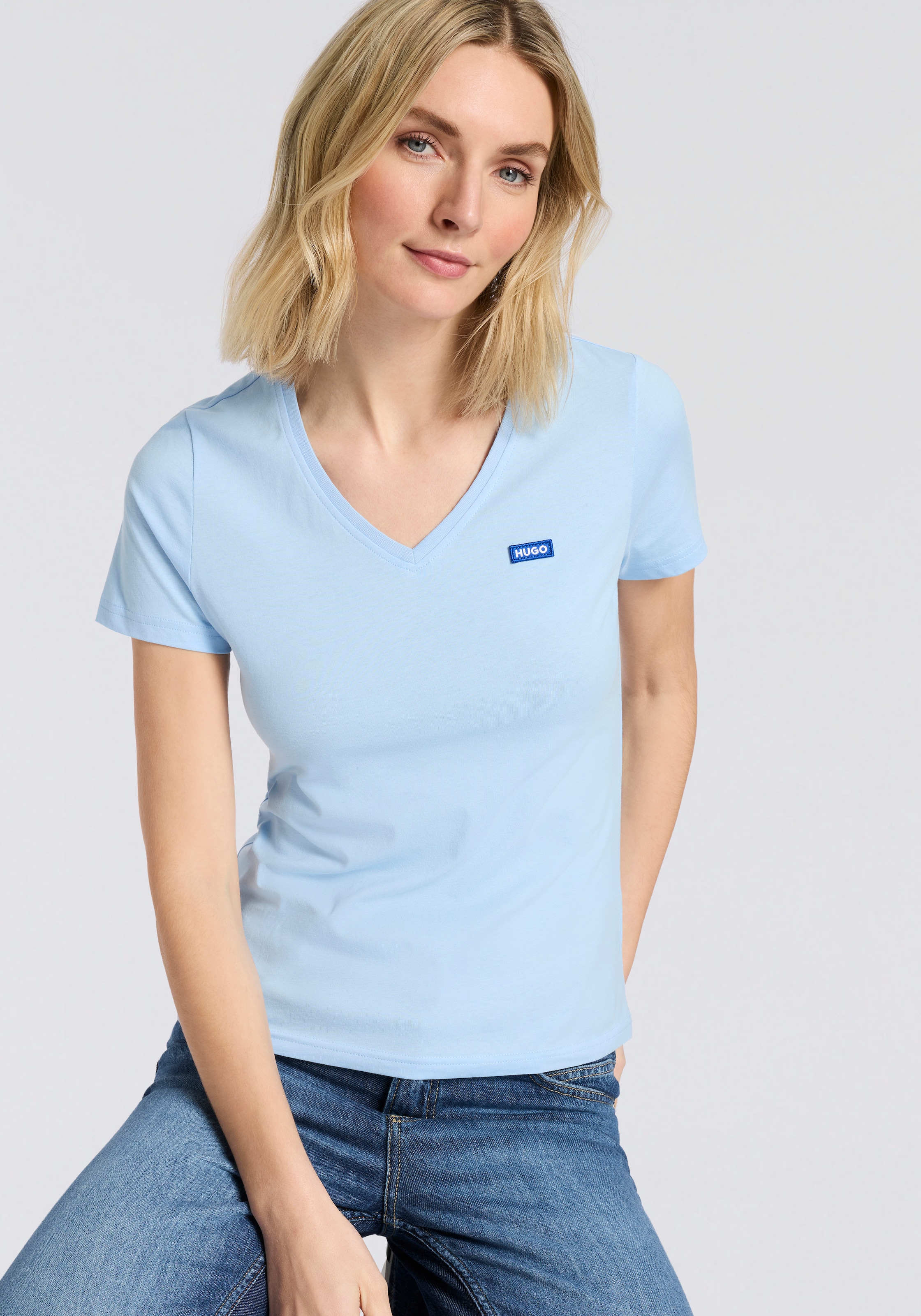 HUGO Blue T-shirt »Classic V« mit Logo, V-Ausschnitt
