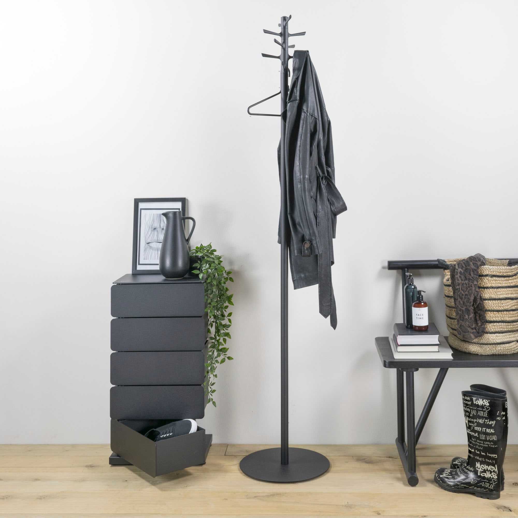 Image of Spinder Design Garderobenständer "Pull" Metall, Breite 35 cm