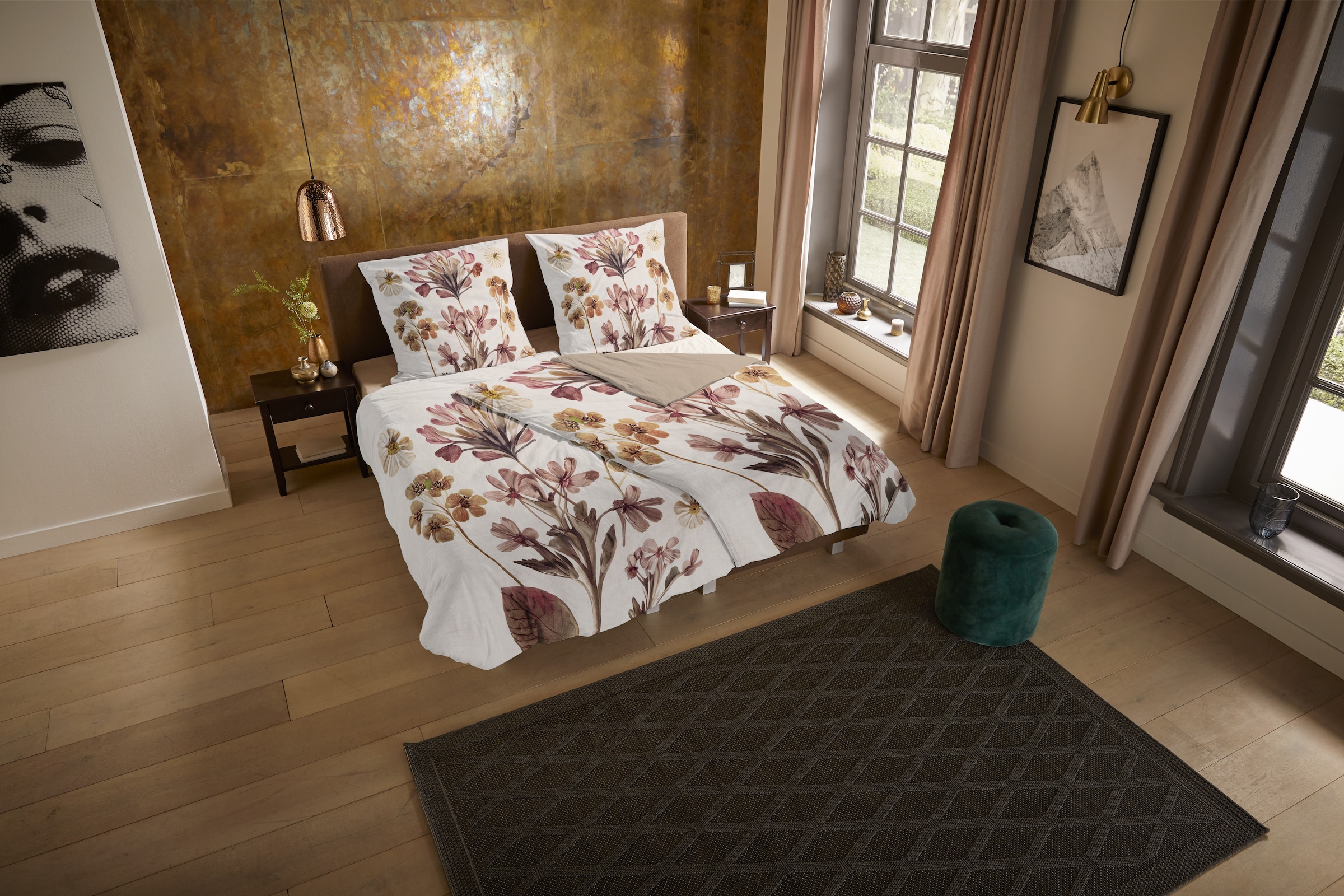 PURE luxury collection Wendebettwäsche »Okuyasu«, Mikrofaser, Pflegeleicht, Reissverschluss, Wendeoptik, Blume, Sand
