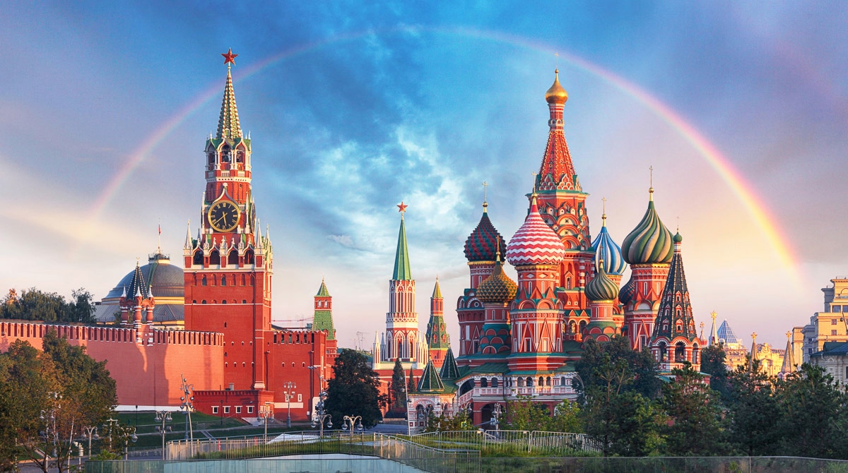 Image of Papermoon Fototapete "Moskau mit Regenbogen"