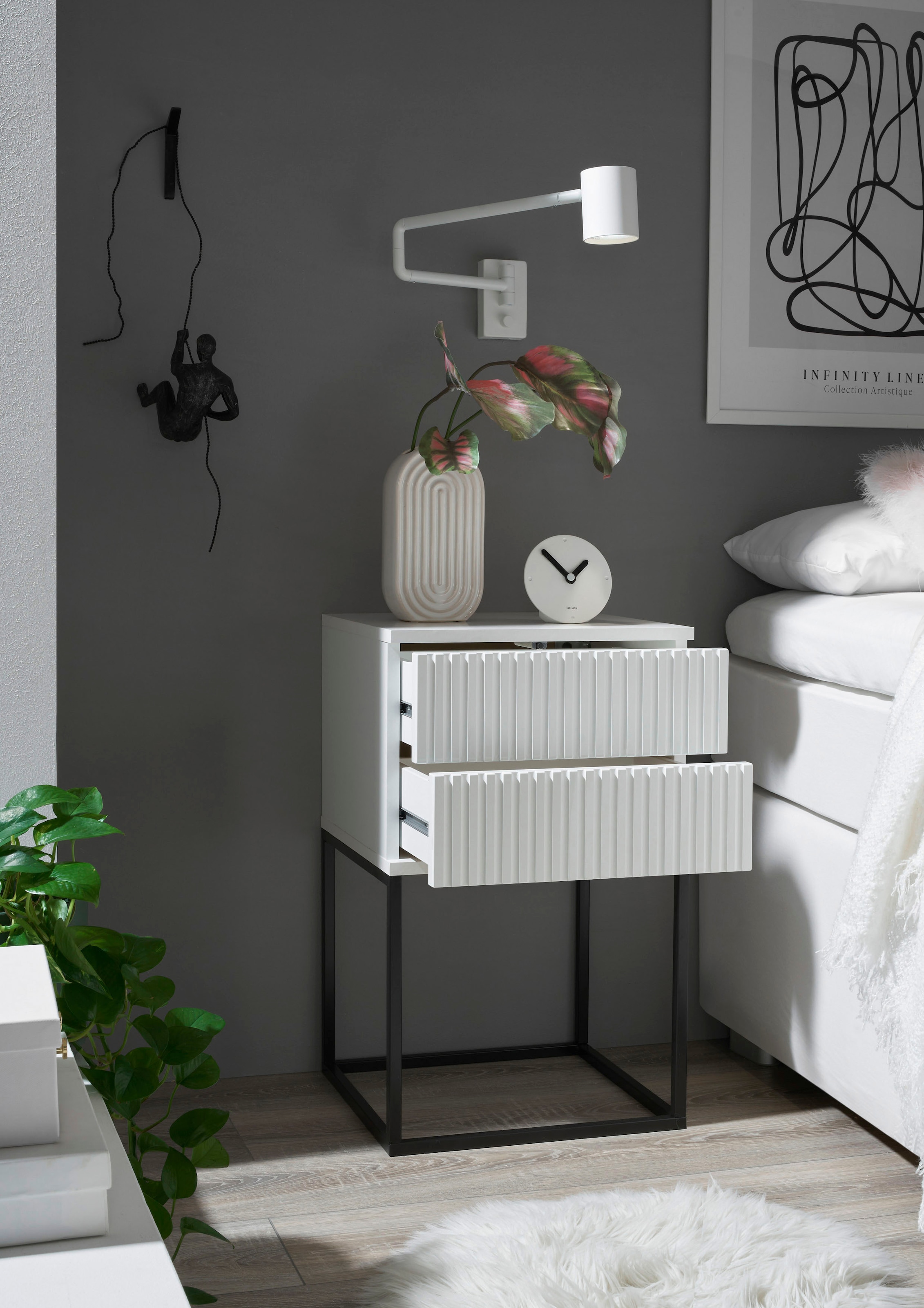 Schlafkontor Nachtkommode »Marle Nachtkonsole, Nachtkästchen auf Metall-Fussgestell« Schubkasten in Rillenoptik auf schwarzem Metallgestell