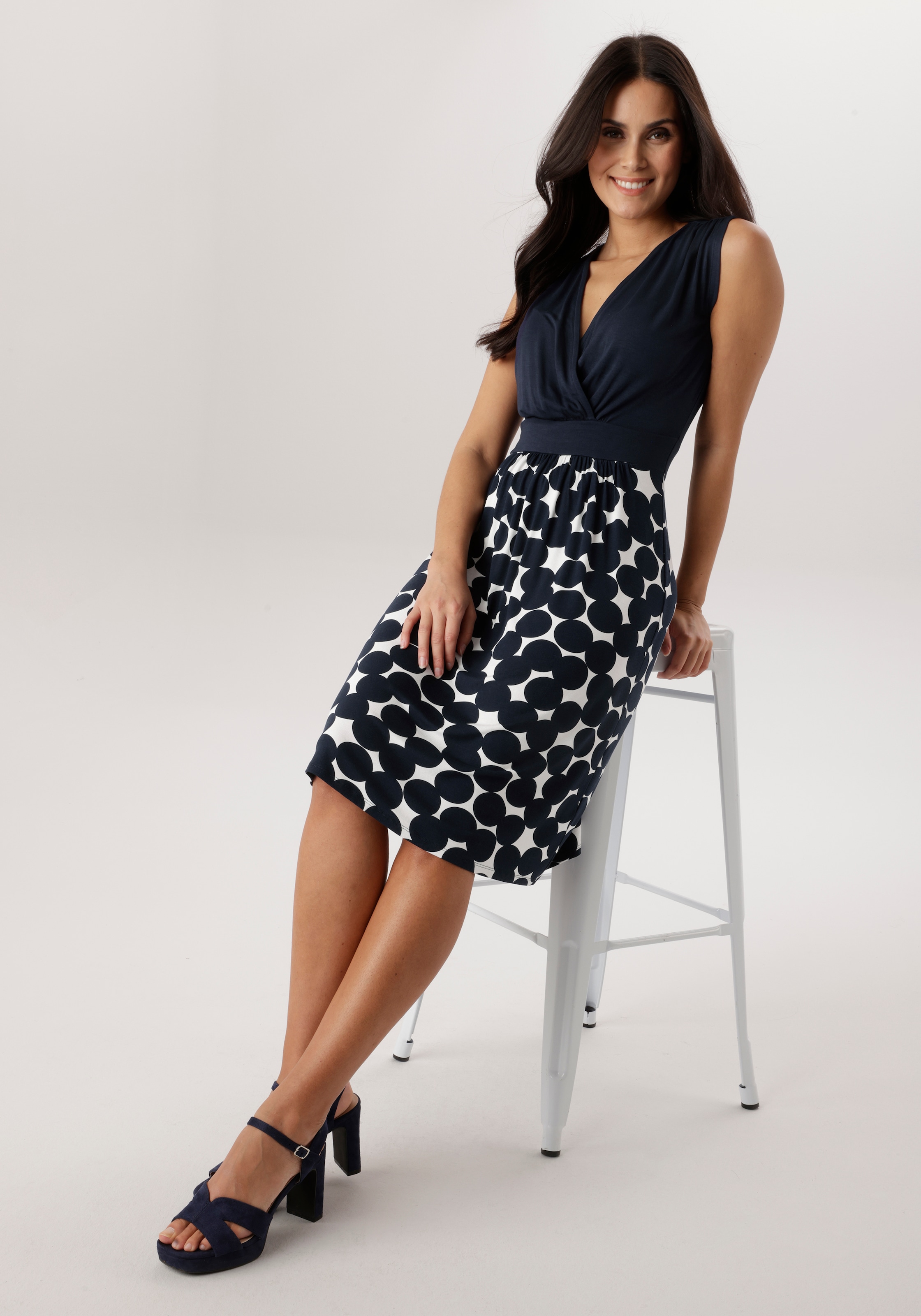 Aniston SELECTED Jerseykleid mit eleganter Wickeloptik und V-Ausschnitt - NEUE KOLLEKTION