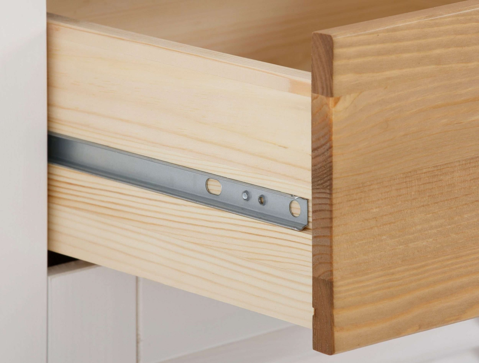 GOODproduct Nachtkommode »Rauna, Landhausstil, edles Design mit Lamellen und Kassetten, 2 Farben« B/H/T  56/69/39cm,  FSC® zertifiziertes Kieferholz, massive Qualität mit viel Stauraum