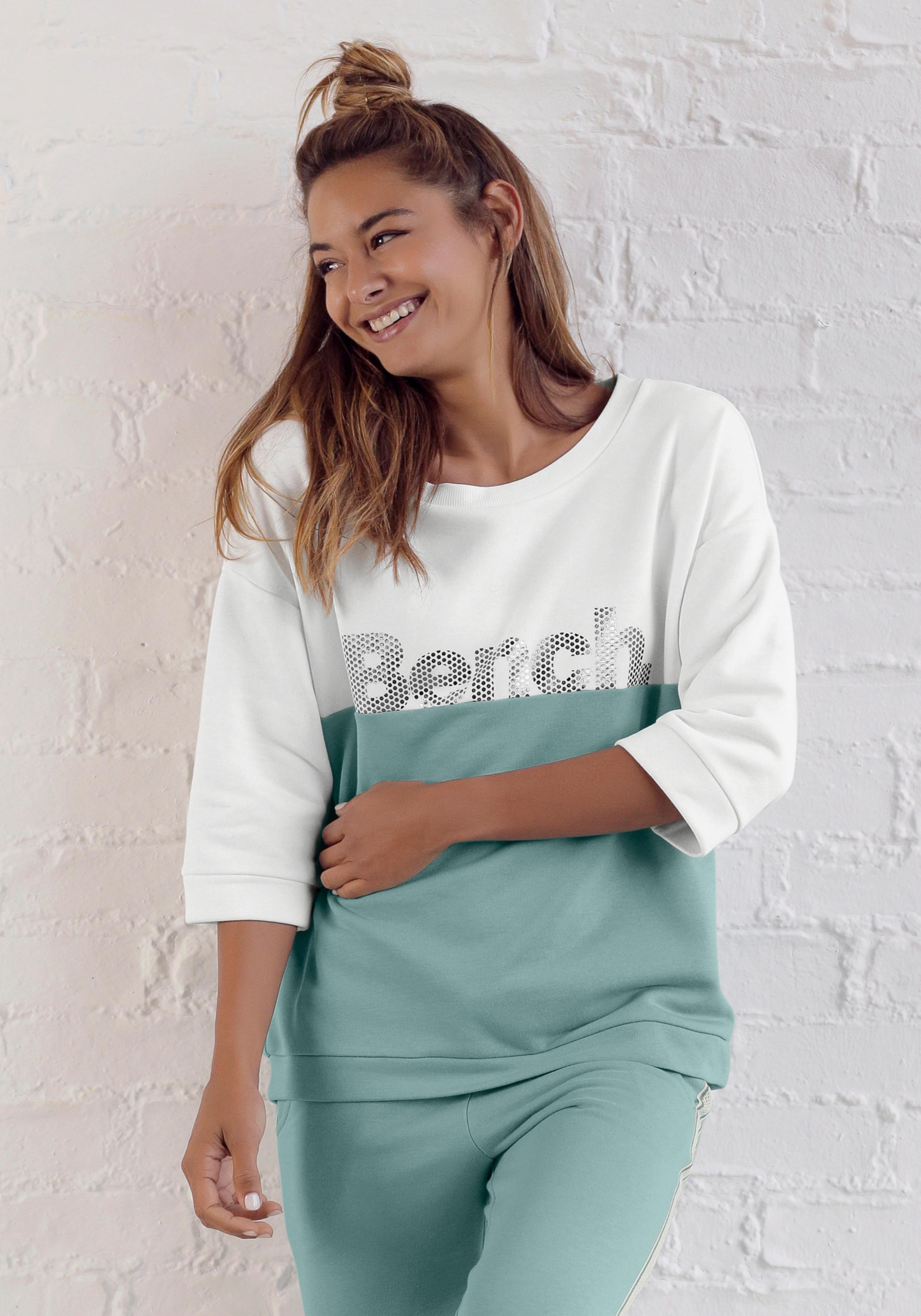Image of Bench. Sweatshirt, im Colorblocking Design bei Ackermann Versand Schweiz