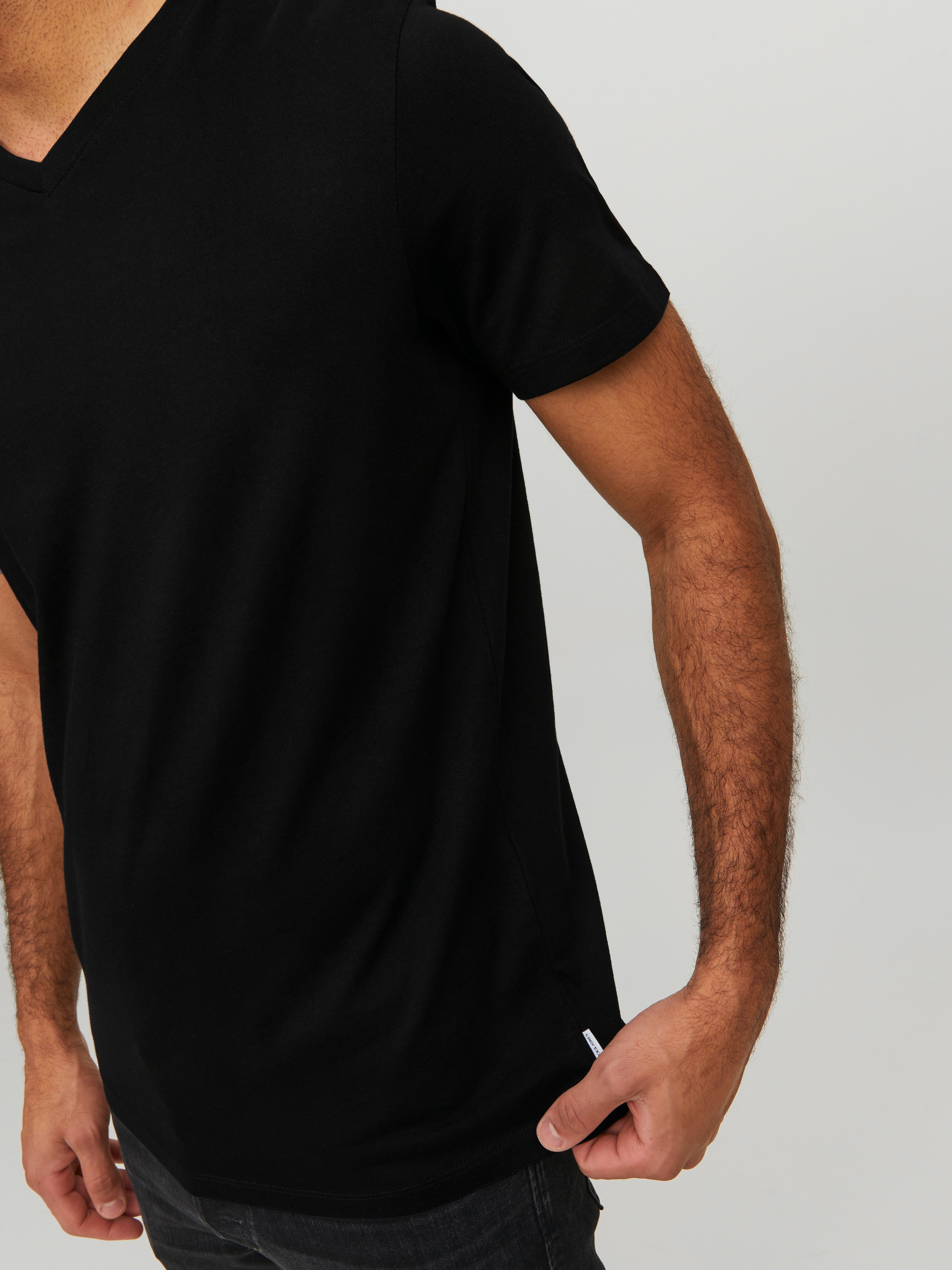 Jack & Jones T-shirt en V »JJEORGANIC mit V-Ausschnitt, lässig kombinierbar, ideal für Alltag« unifarben, modisch, regular fit, Baumwolle, V-Ausschnitt