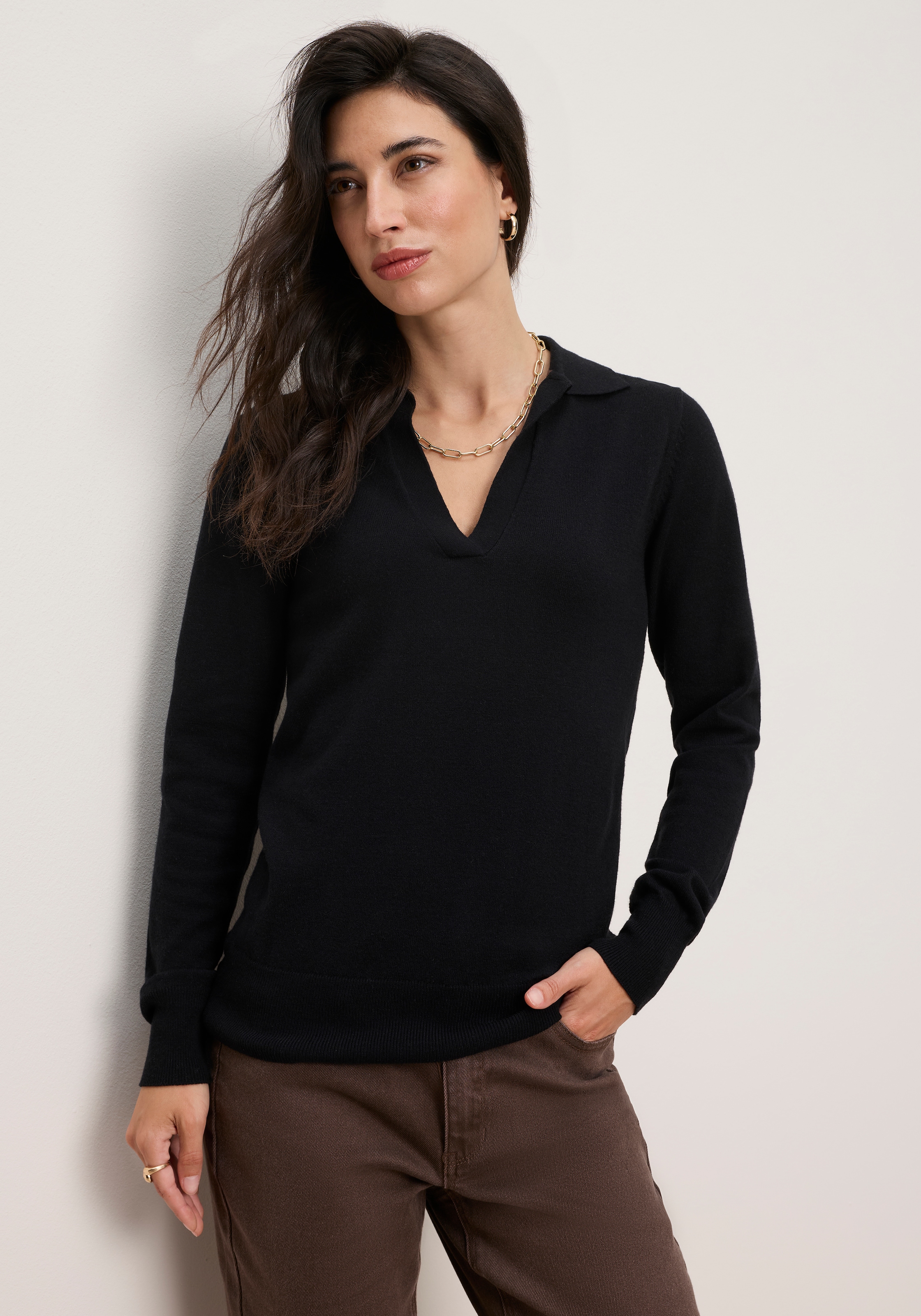 Image of Tamaris Strickpullover "mit Polokragen, figurumspielende Passform, aus Feinstrick" aus weicher Viskosemischung