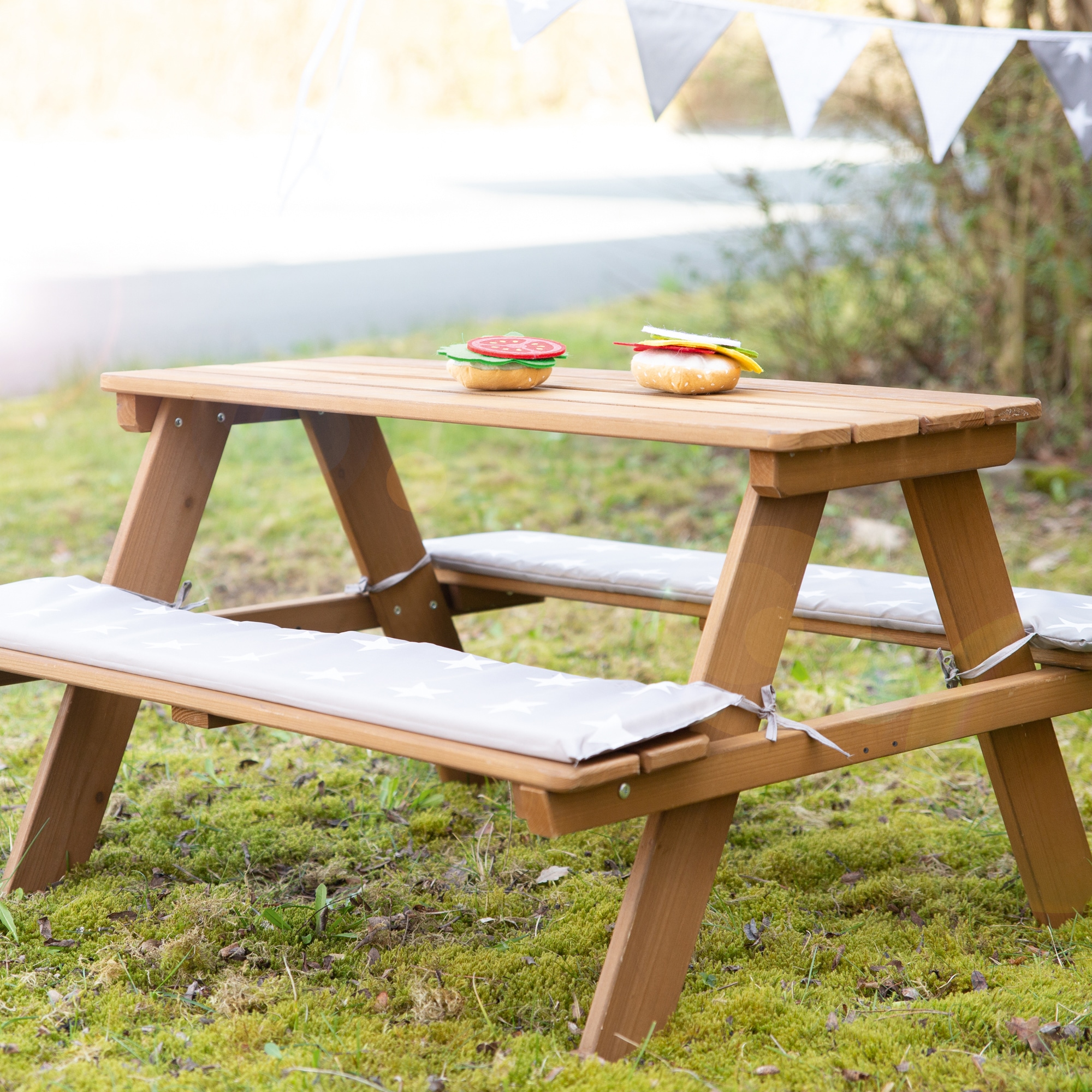 roba® Kindersitzgruppe »Picknick for 4 Outdoor +, Teakholz-Optik«, (Set), mit abgerundeten Ecken; inklusive Sitzauflagen Â»Little StarsÂ«