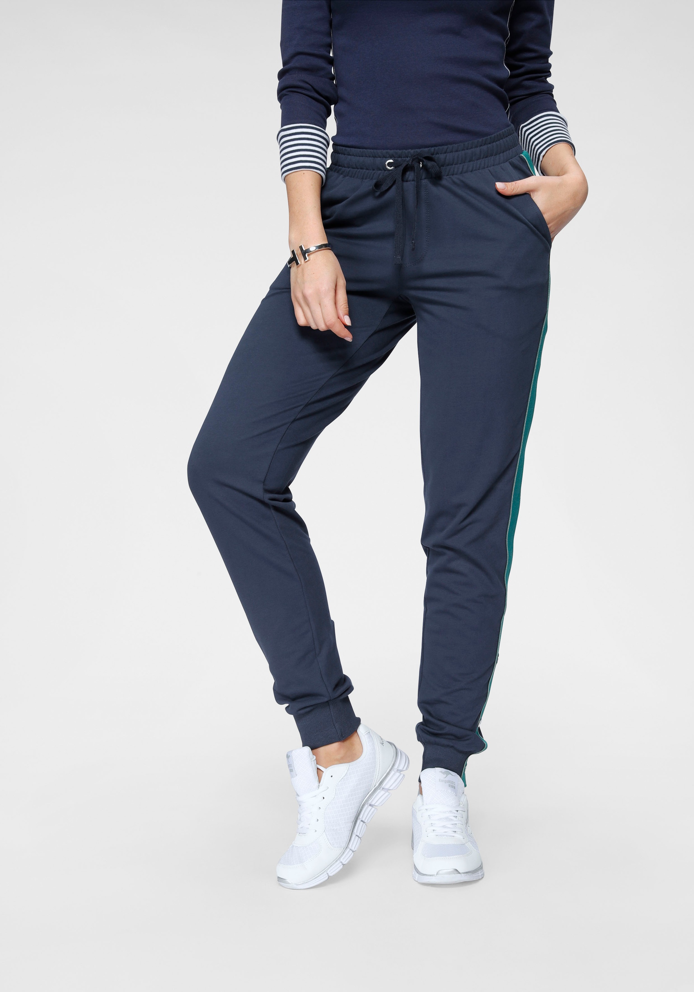 Image of KangaROOS Sweathose, mit Streifen und Zier-Logo-Knöpfen seitlich bei Ackermann Versand Schweiz