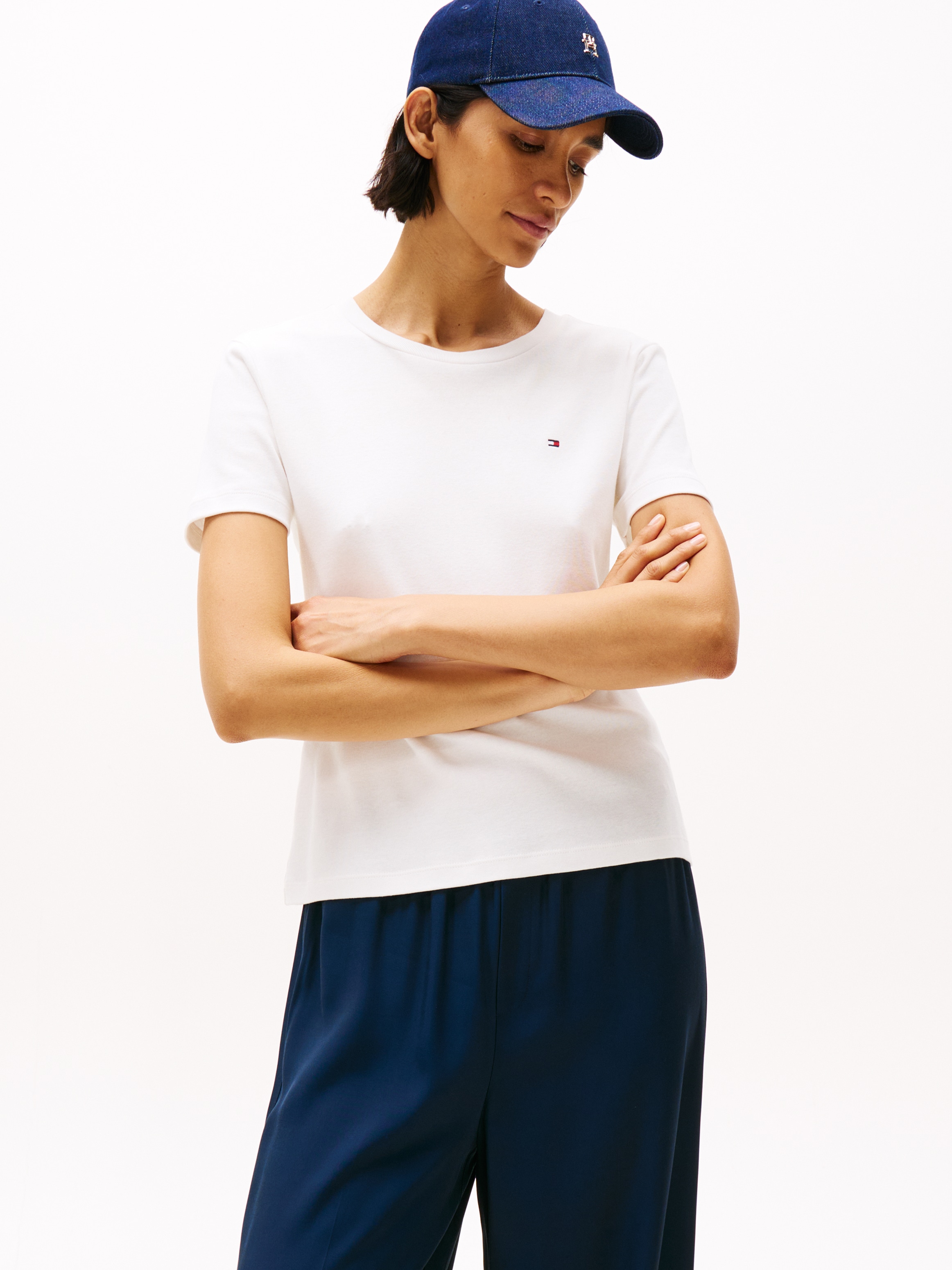 Tommy Hilfiger T-Shirt »SLIM CODY C-NK SS«, mit Logostickerei
