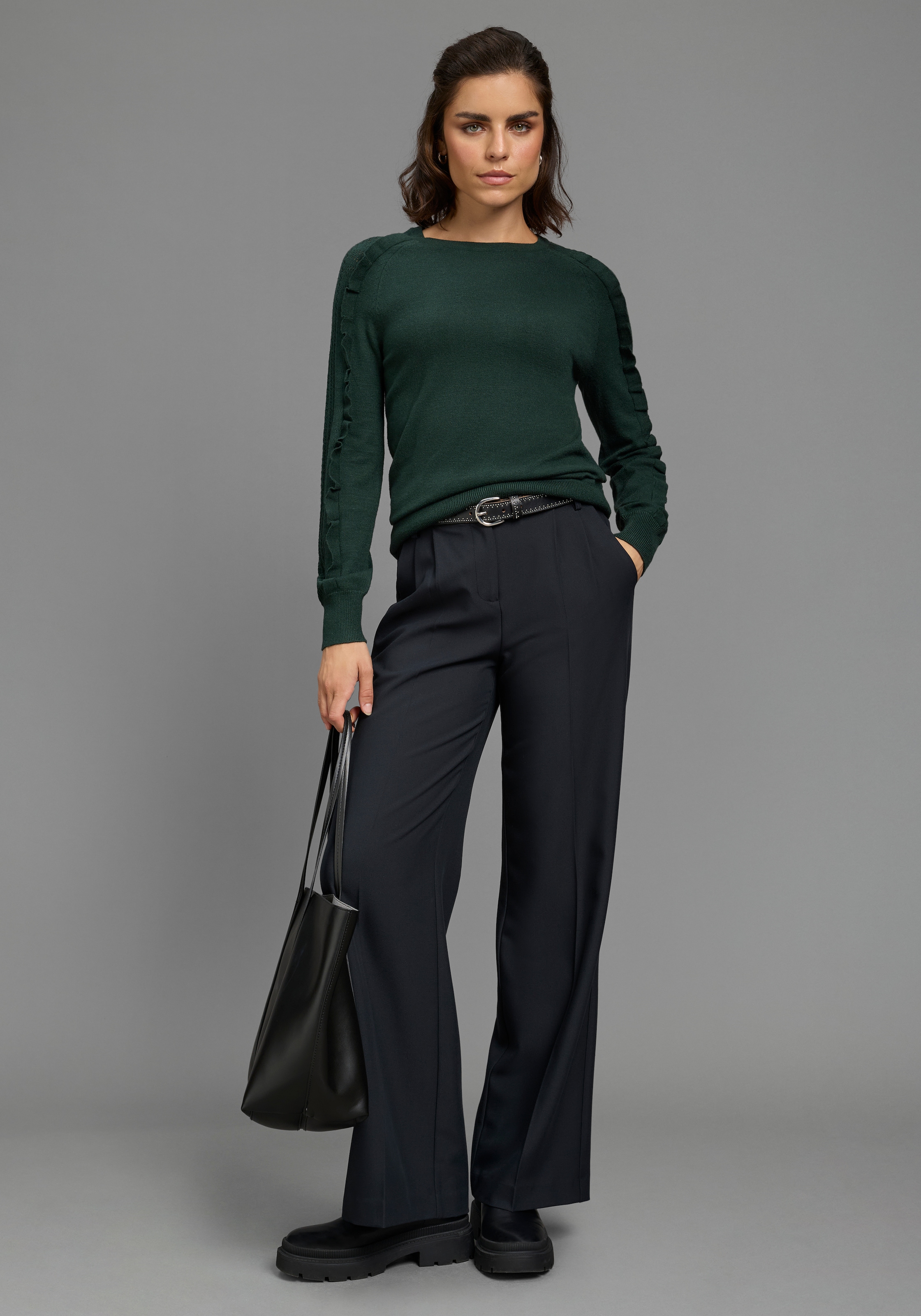 Laura Scott Pull en tricot »mit femininem Ajourstrickmuster« avec coupe évasée