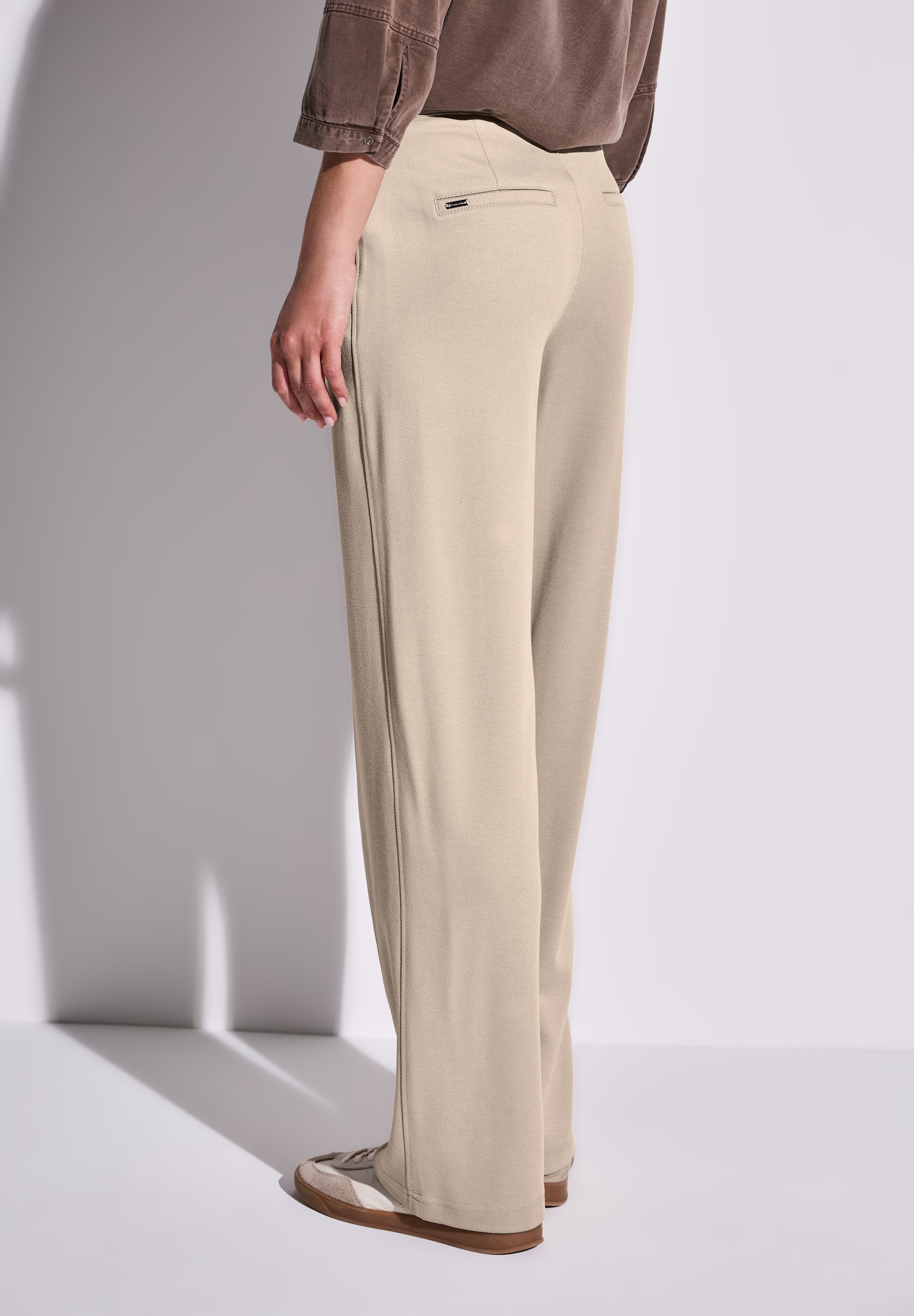 STREET ONE Stoffhose, mit seitliche Taschen