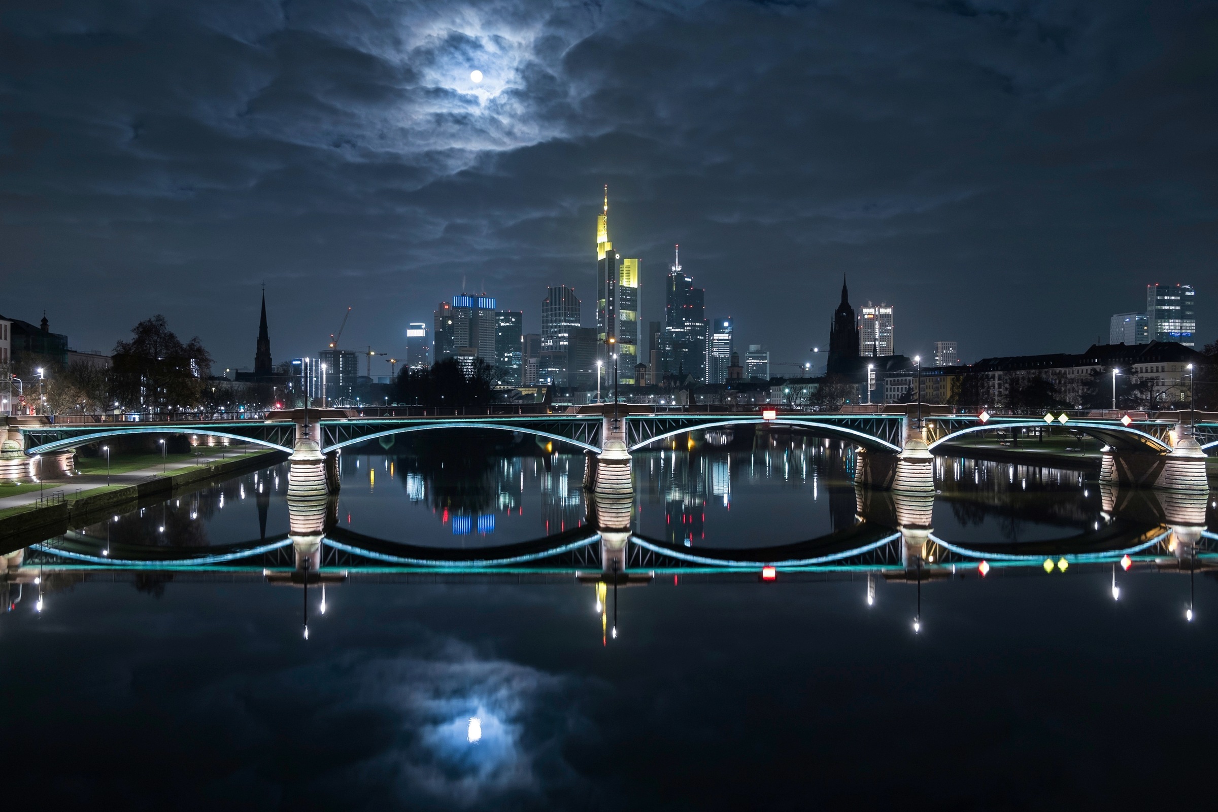 Image of Papermoon Fototapete "Photo-Art MIKE / MATCH-PHOTO, FRANKFURT AM VOLLMOND"