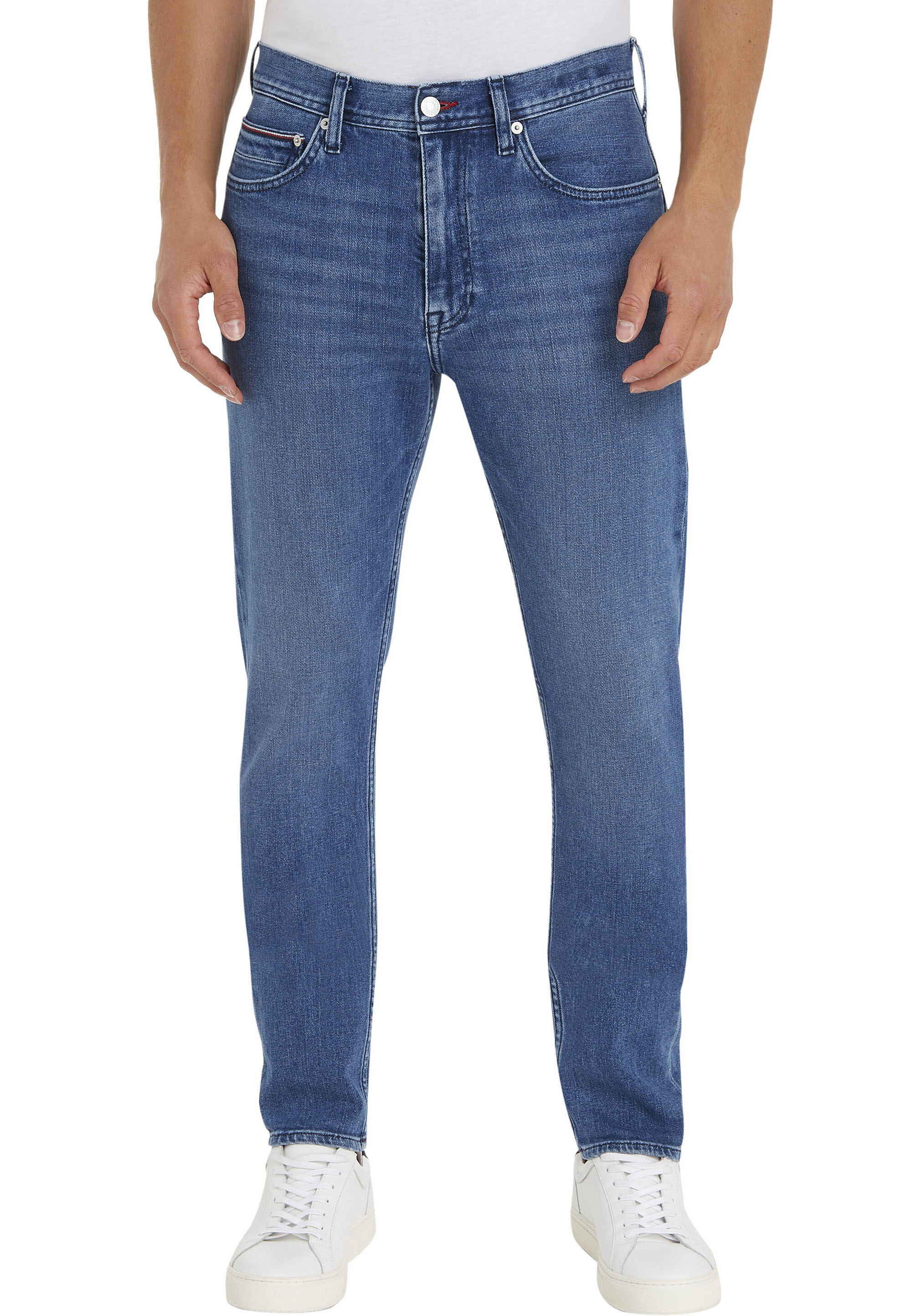 Gerade Jeans »TAPERED HOUSTON«, mit Tommy Hilfiger Lederprägung