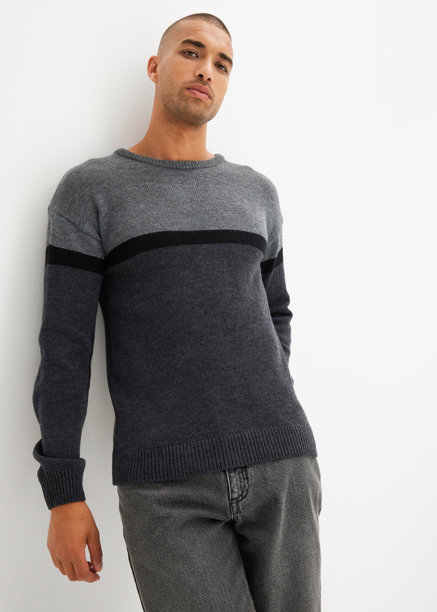 Image of bonprix Strickpullover mit Rundhalsausschnitt, Regular Fit, im colorblocking Look