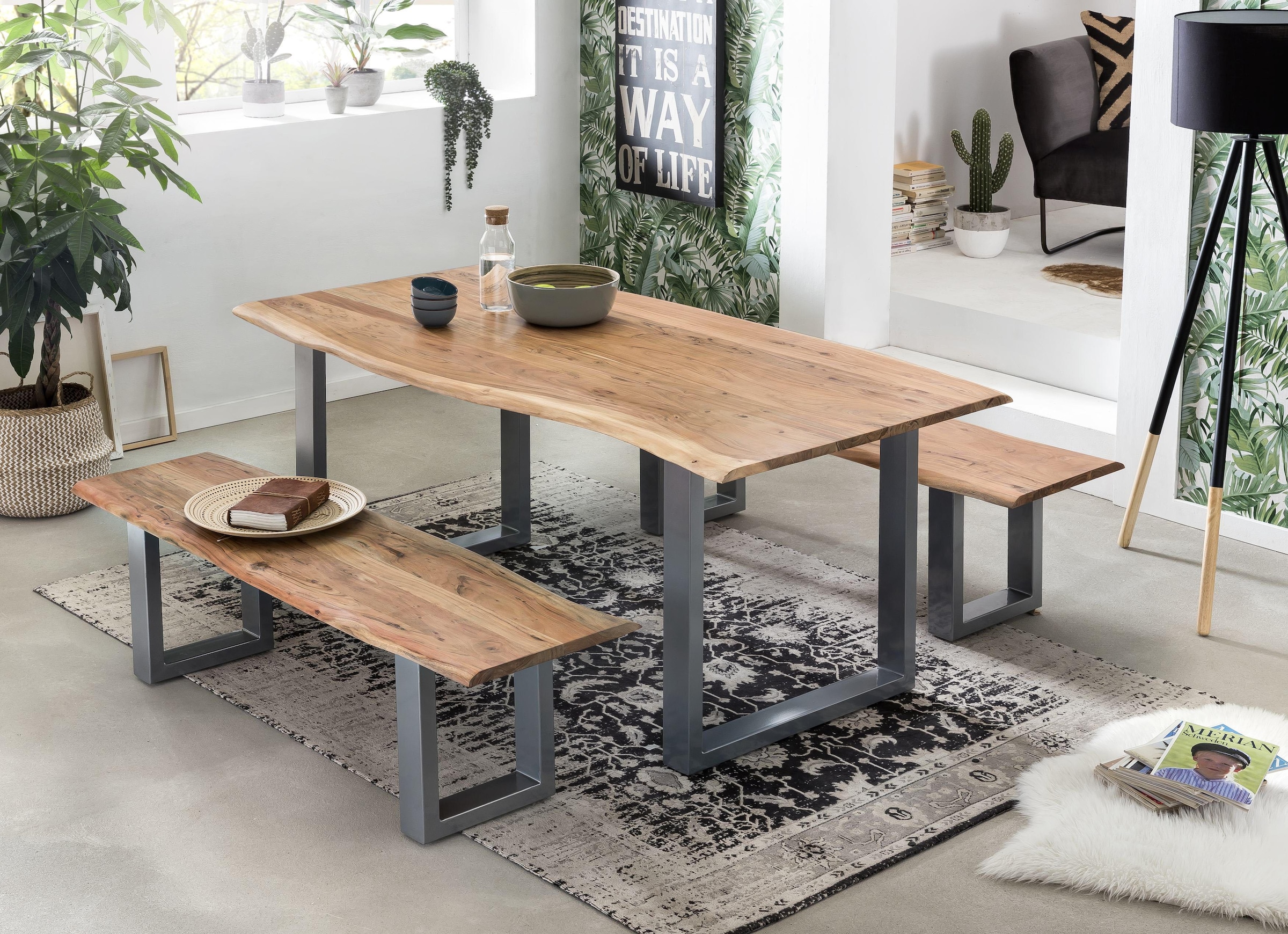 SIT Table de salle à manger »Xàtiva aus Akazienholz Massivholz mit Baumkante & Stahlgestell« Bord naturel d'arbre rencontre une structure moderne en acier en U