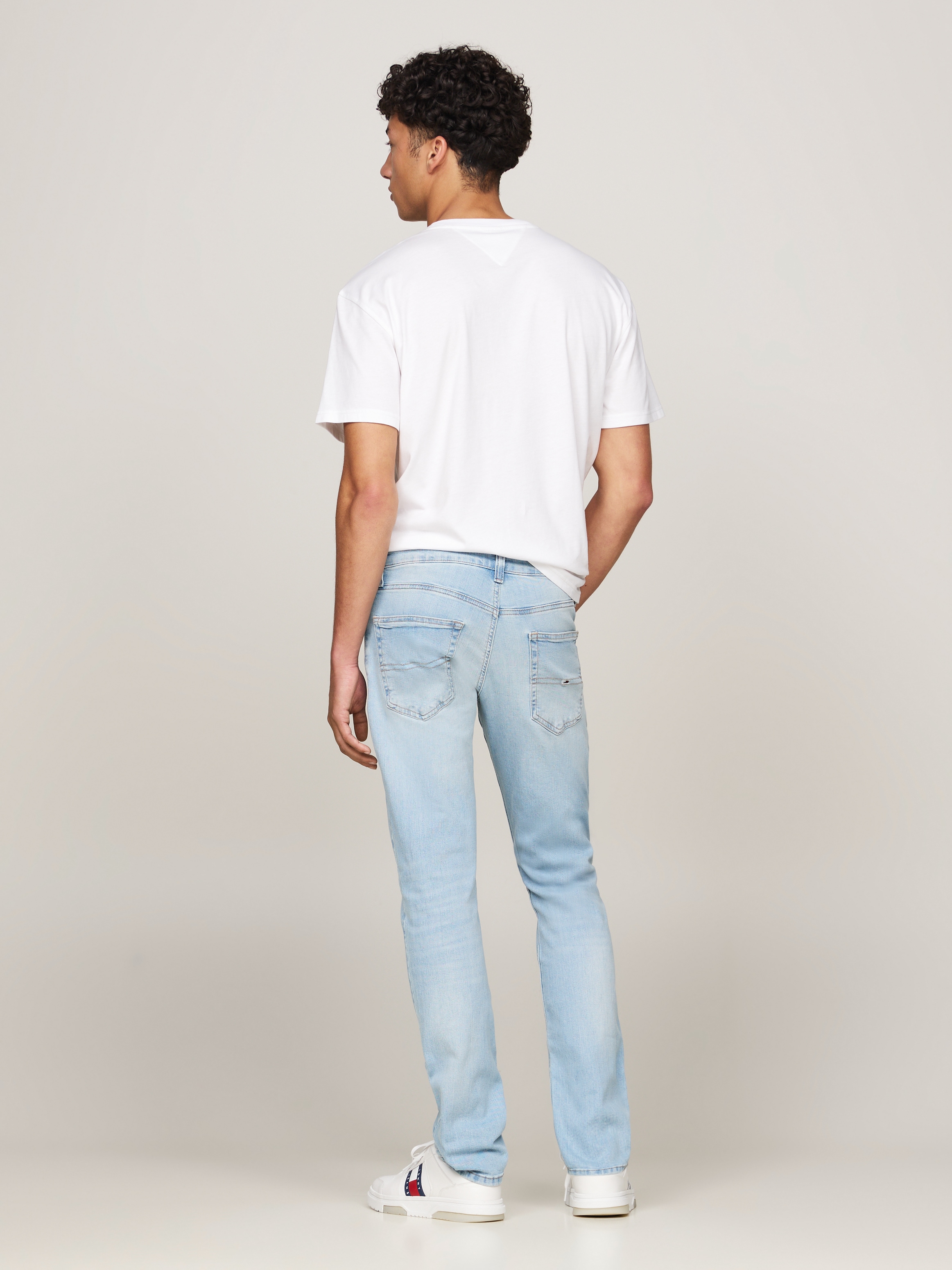 Tommy Jeans Slim-fit-Jeans »SCANTON SLIM«, mit Logoprägung