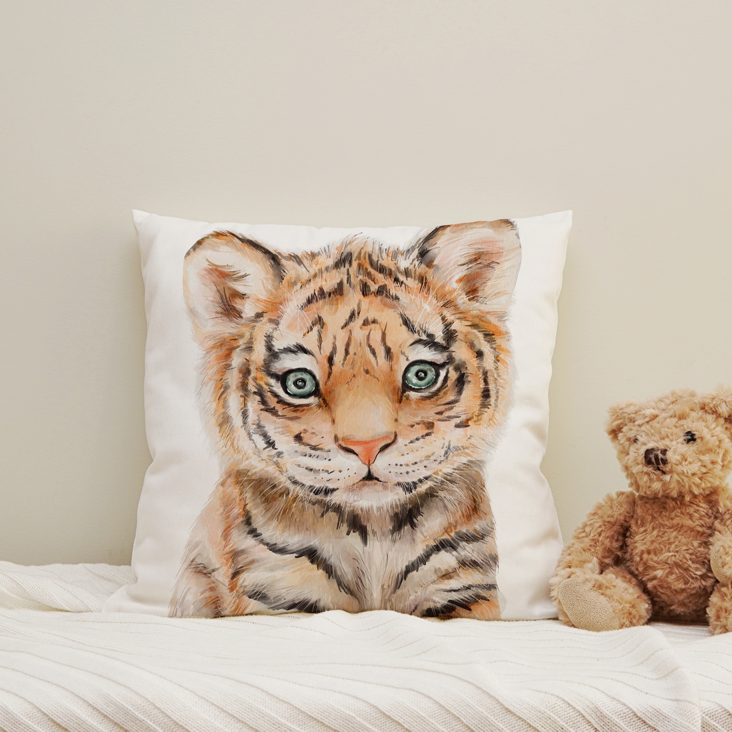 Image of queence Dekokissen "Tigerbaby" Kissenhülle mit HD Premium Druck, geruchsneutral, 40x40cm
