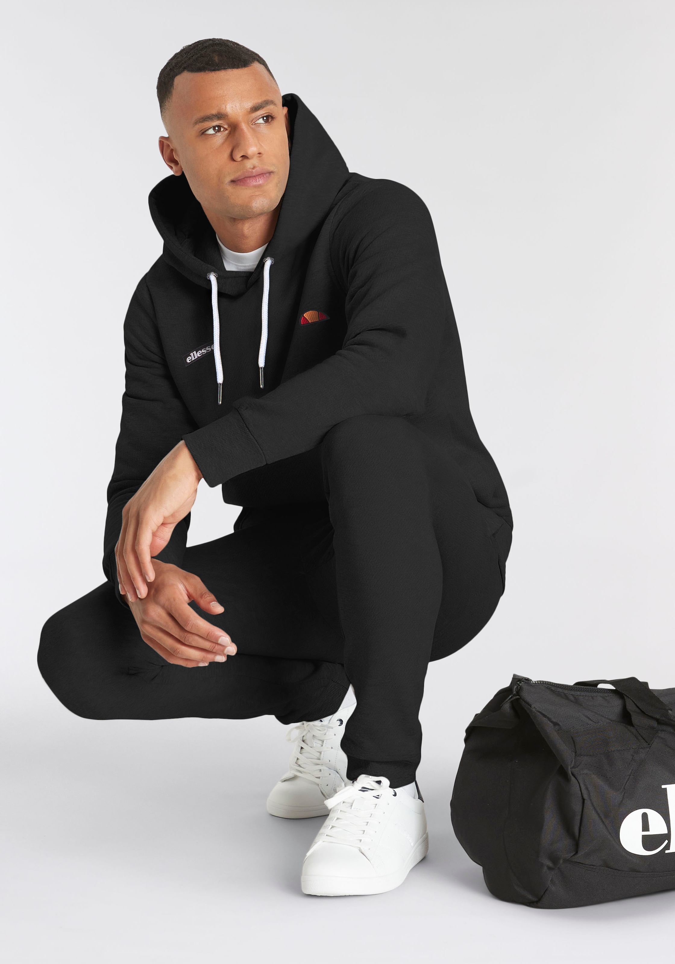 Ellesse Jogginganzug 2 Stk. zweiteiliges Set, für sportliche Aktivitäten und Freizeit