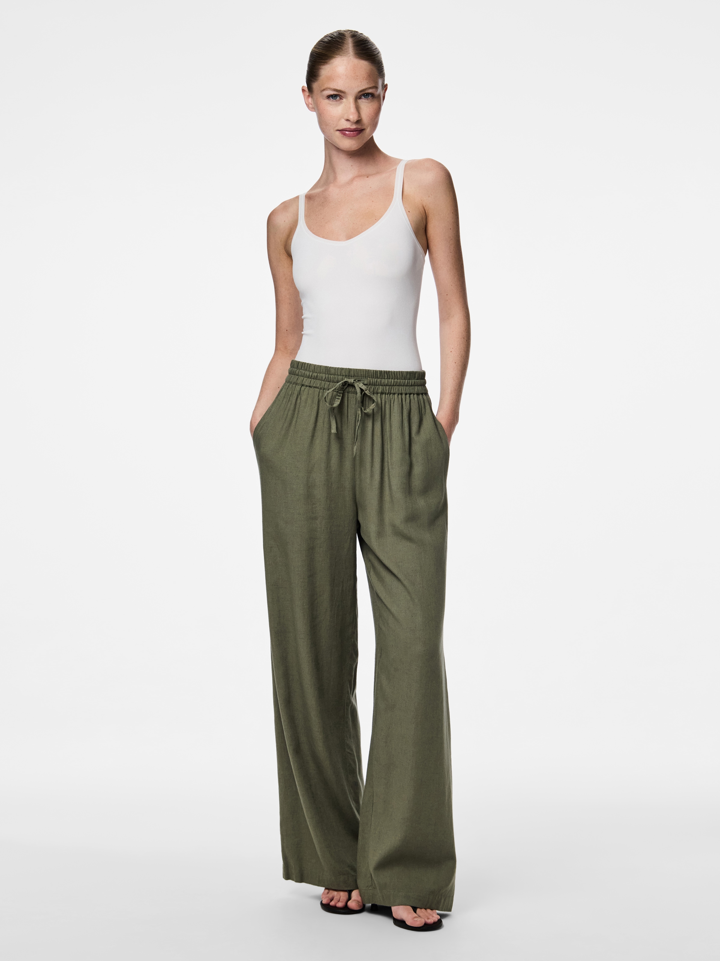 pieces Schlupfhose »PCPIA HW WIDE PANTS WVN NOOS«