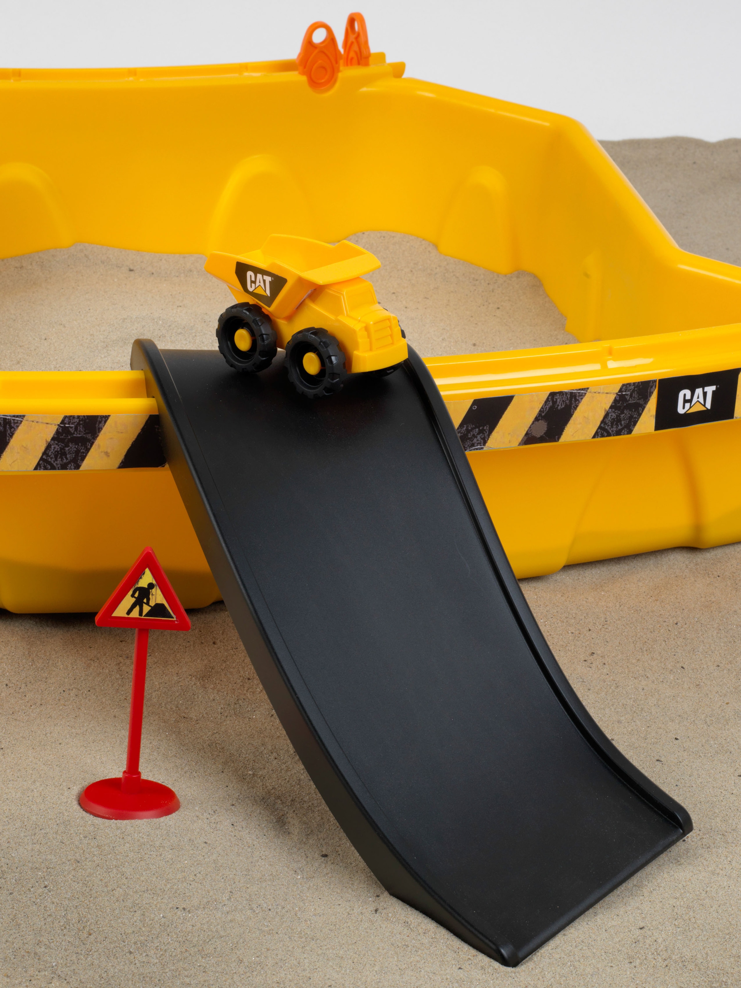 Klein Spielzeug-Radlader »Caterpilar CAT Sandbaustelle Mega«, (Set, 28 tlg.), mit 3 Cat® Fahrzeugen; Made in Germany