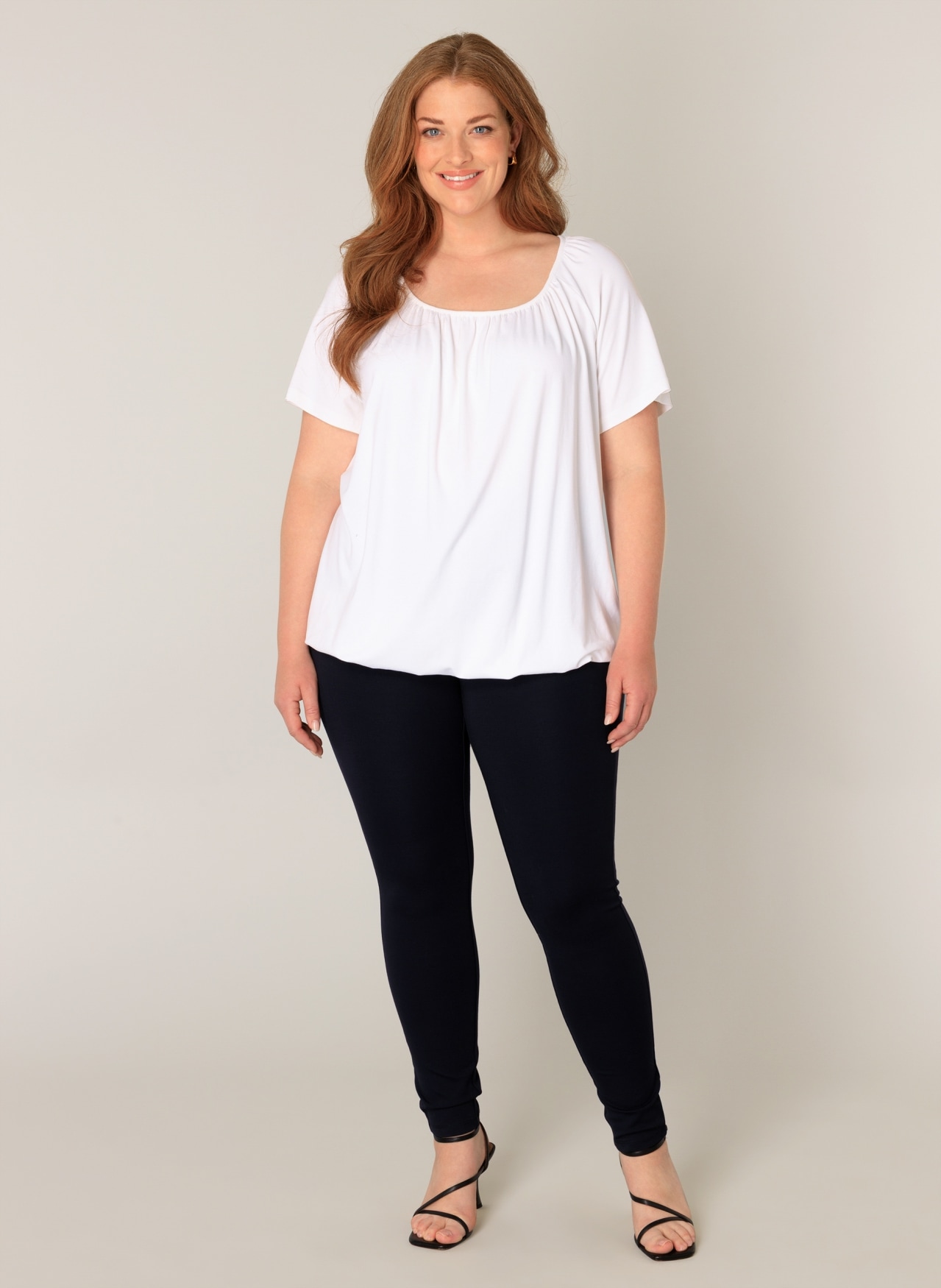 Base Level Curvy Ballonshirt »Yoni«, mit gerafftem Rundhalsausschnitt