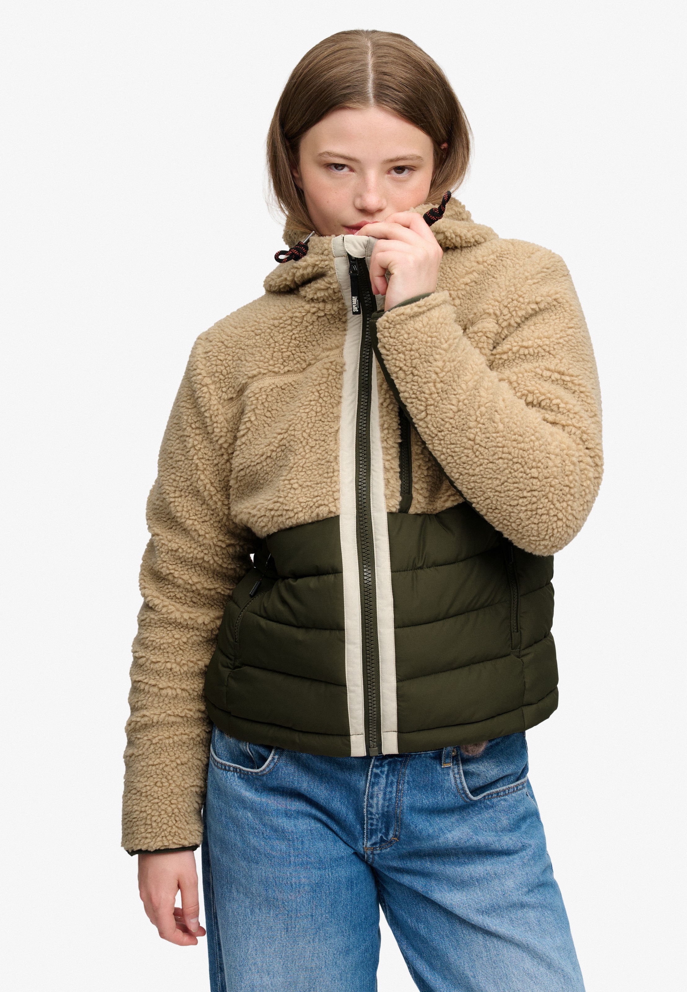 Superdry Veste hybride »OUTDOOR BORG QUILT HYBRID« avec capuche Kunstfaser, relaxed fit