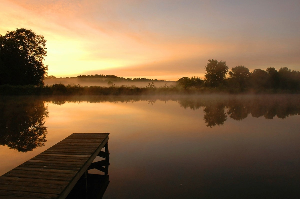 Image of Papermoon Fototapete "Morgenstille am See"