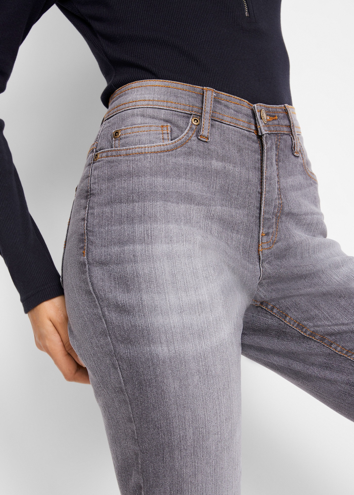 bonprix Mom-Jeans Regular Fit, mit Eingrifftaschen, Gesässtaschen und Coinpocket