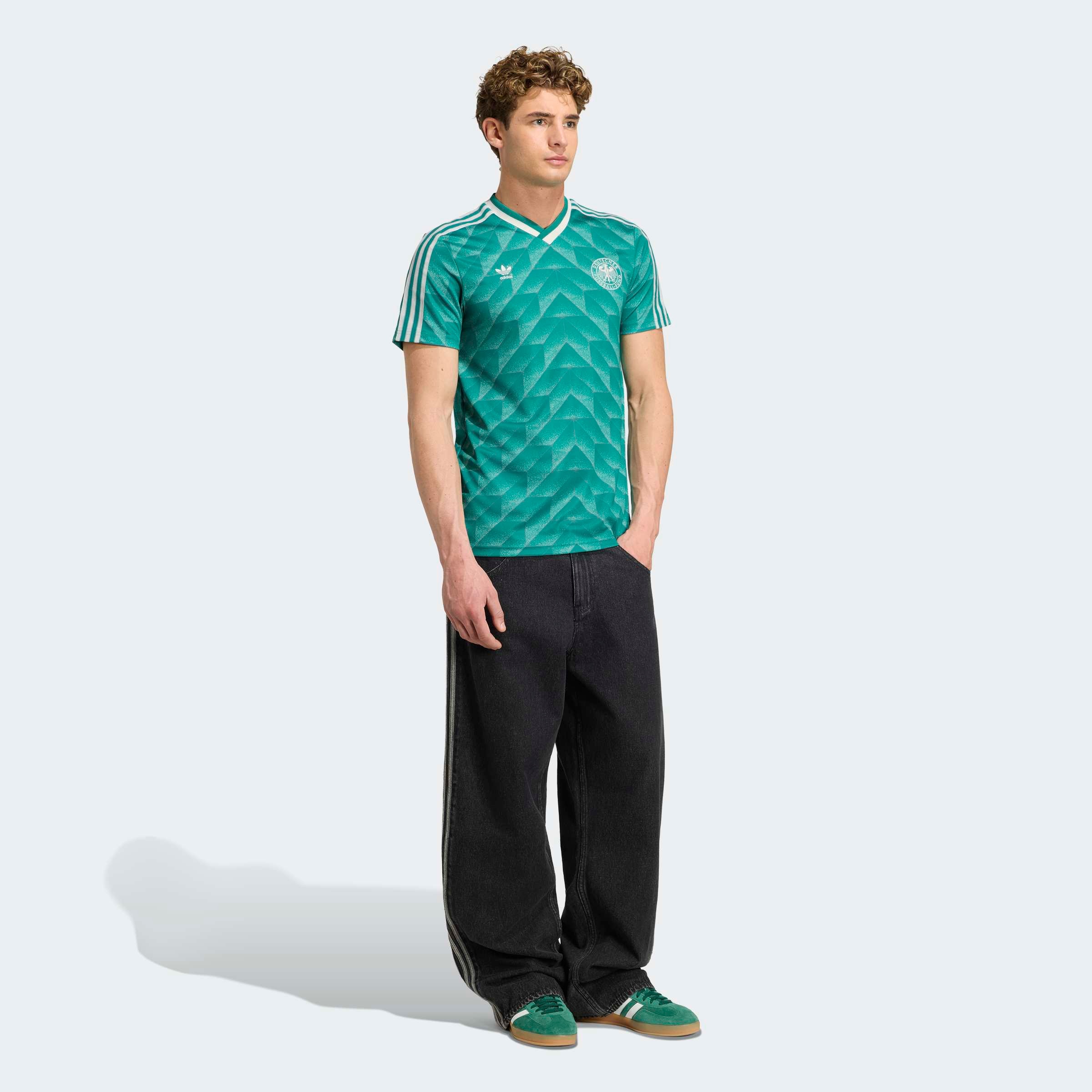 adidas Performance Maillot de foot »DEUTSCHLAND 1990 AUSWÄRTSTRIKOT« coupe étroite, col en V, construction en double tricot