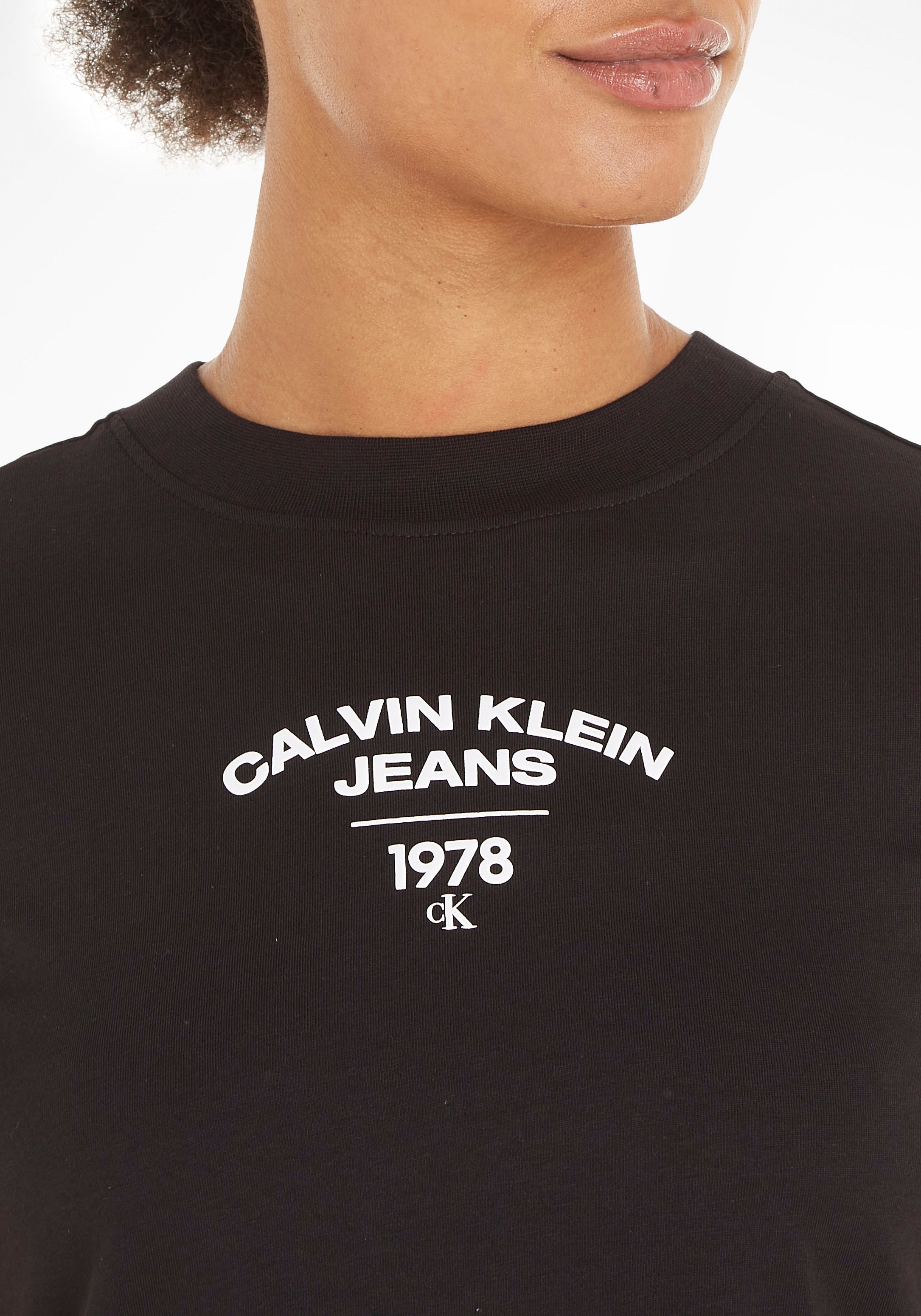 ♕ Calvin Klein Jeans T-Shirt »VARSITY TEE« BABY LOGO bestellen versandkostenfrei