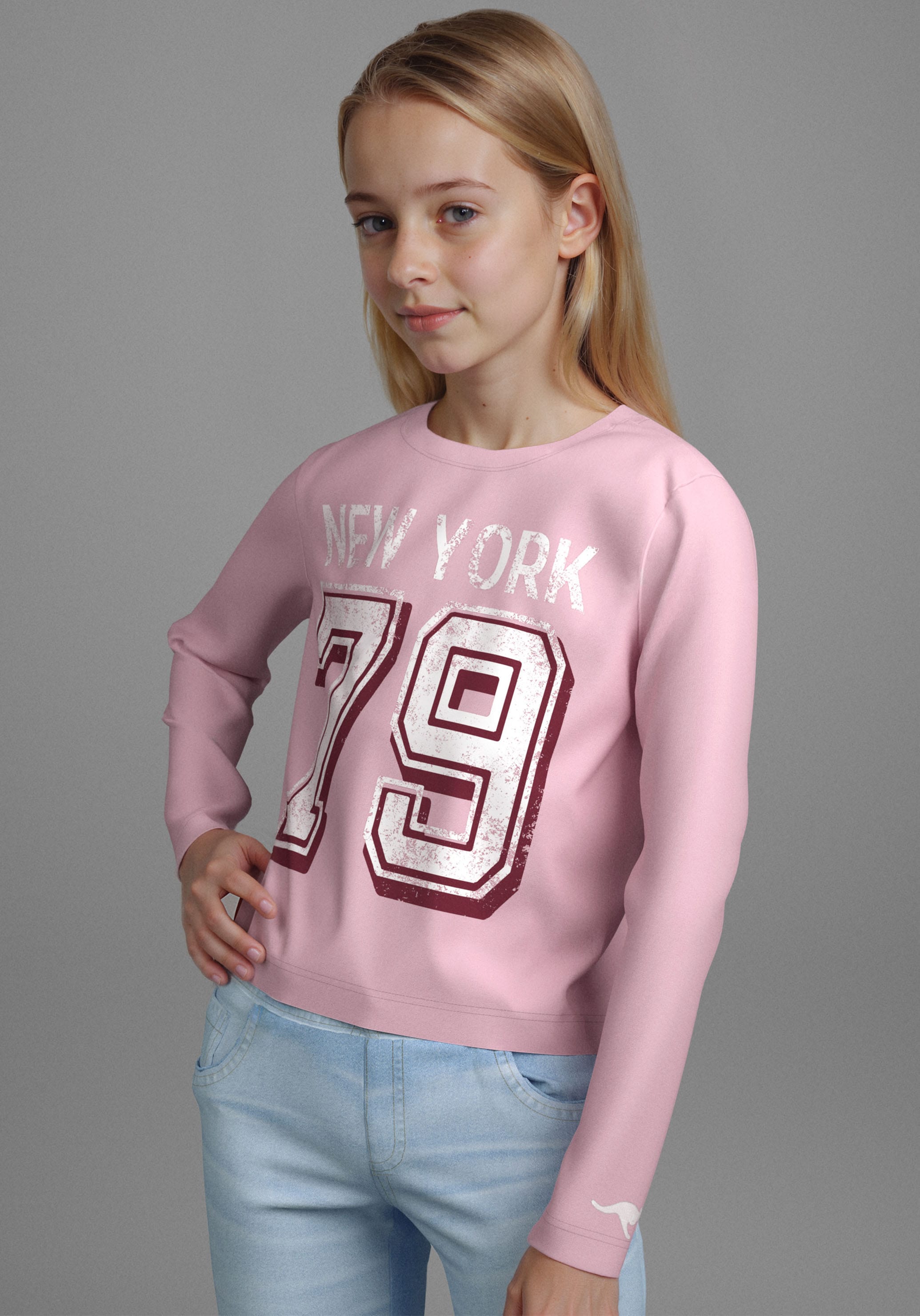 Image of KangaROOS Langarmshirt "Cropped Shirt mit Zahlenprint" Sportiver Frontprint