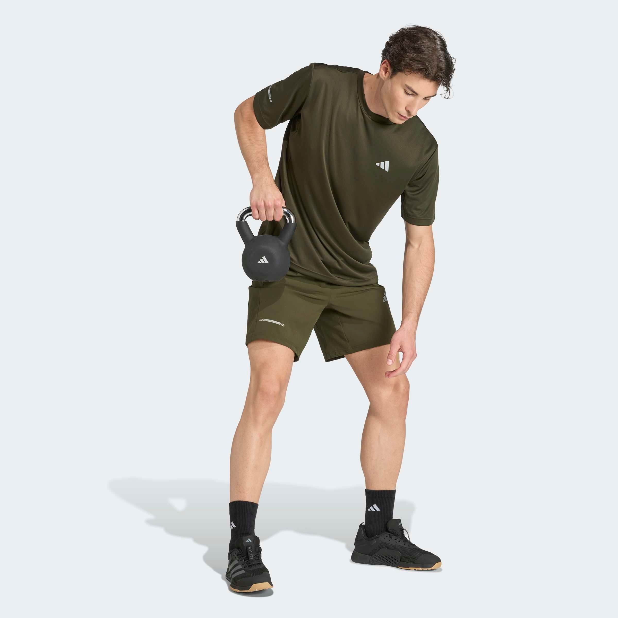 adidas Performance Short »TRAINING ESSENTIALS HOLIDAY PACK«  pour fitness et entraînement, aspect métallique, séchage rapide