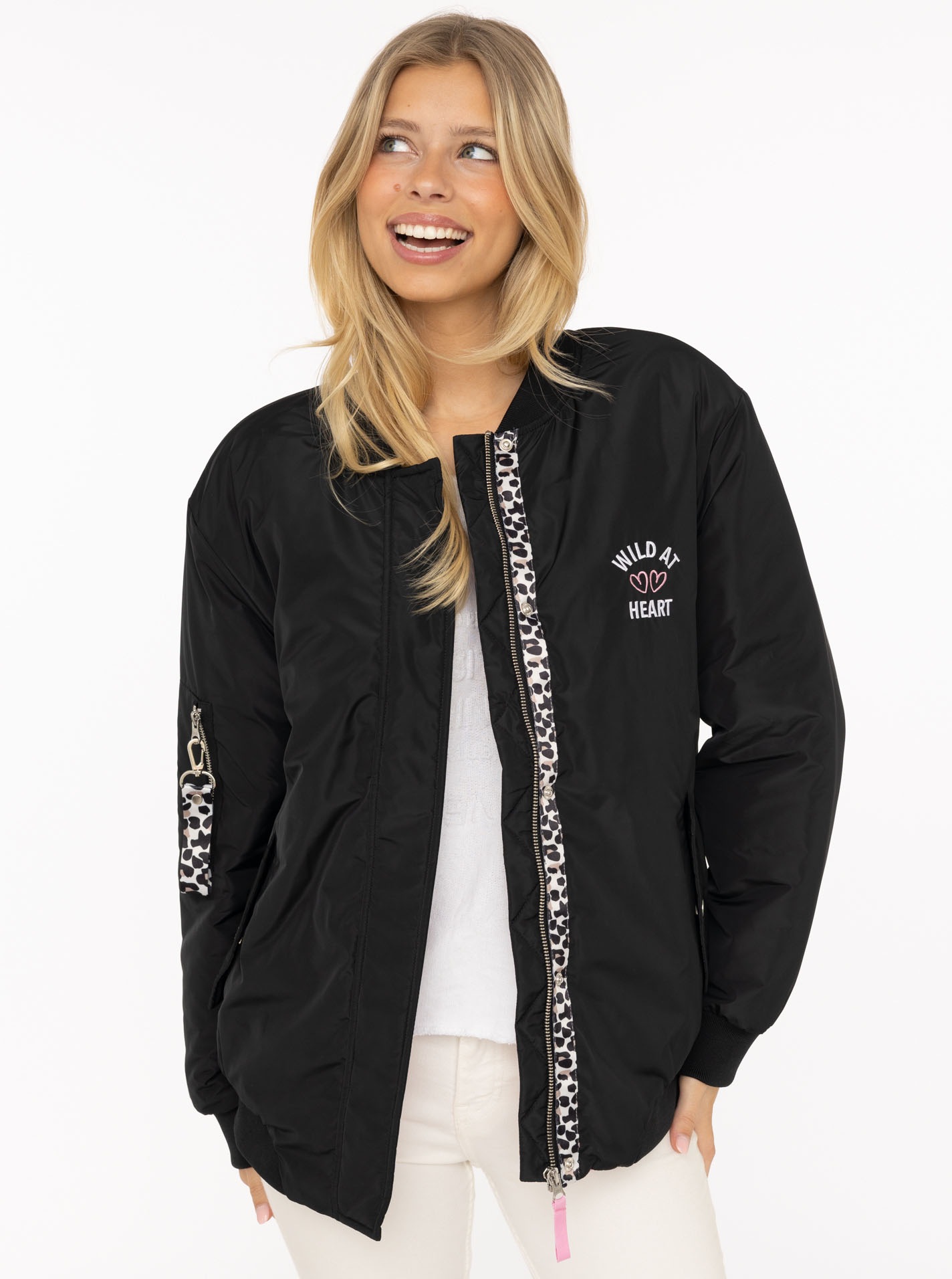 Image of Zwillingsherz Bomberjacke ""Wild Heart"" ohne Kapuze Stickerei, Reissverschluss,Taschen mit Druckknöpfen