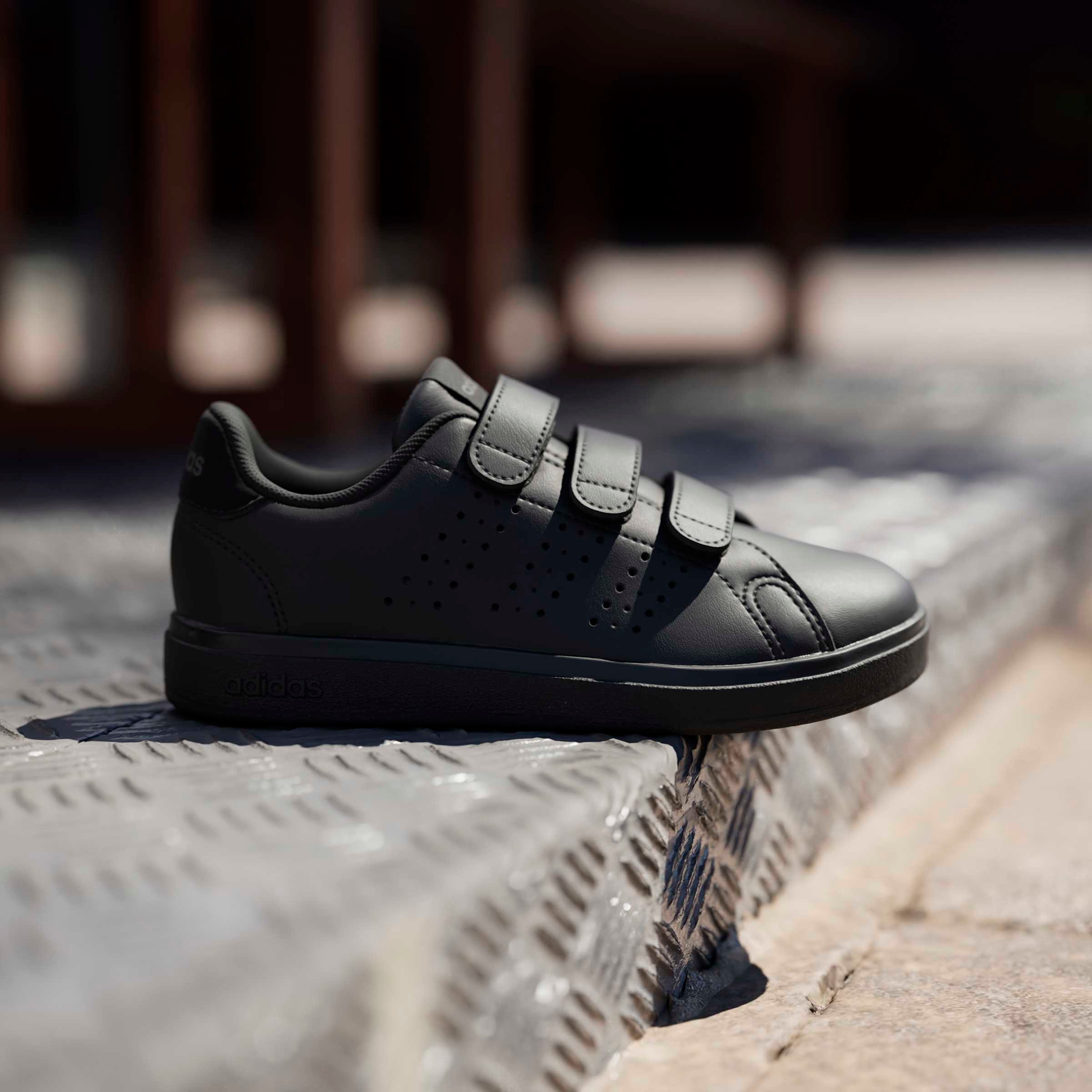 adidas Sportswear Chaussures à scratch »ADVANTAGE BASE 2.0 KIDS«  Design auf den Spuren des adidas Stan Smith, für Kinder & Jugendliche