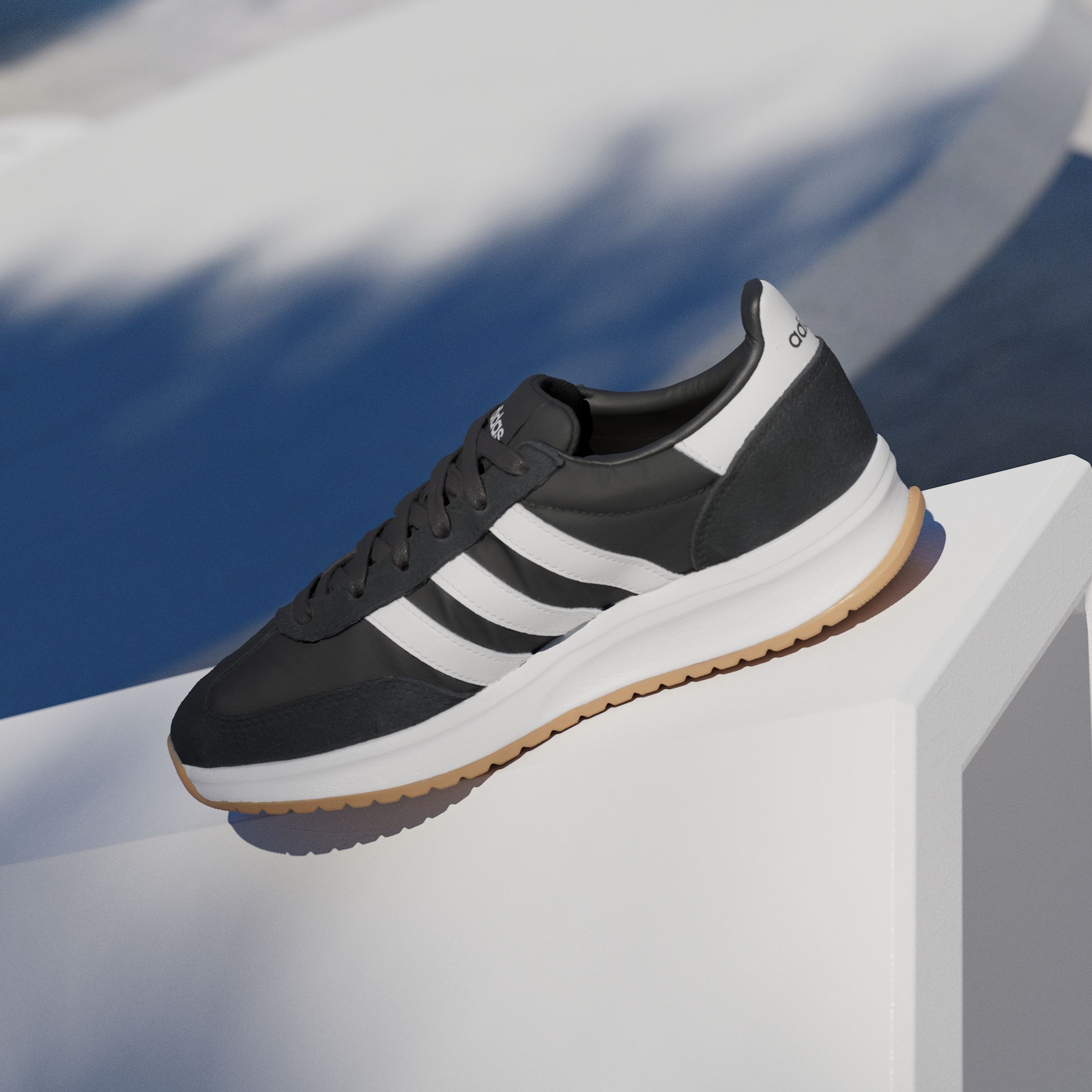 adidas Sportswear Sneaker »RUN 70S 2.0«, inspiriert vom Design des SL72
