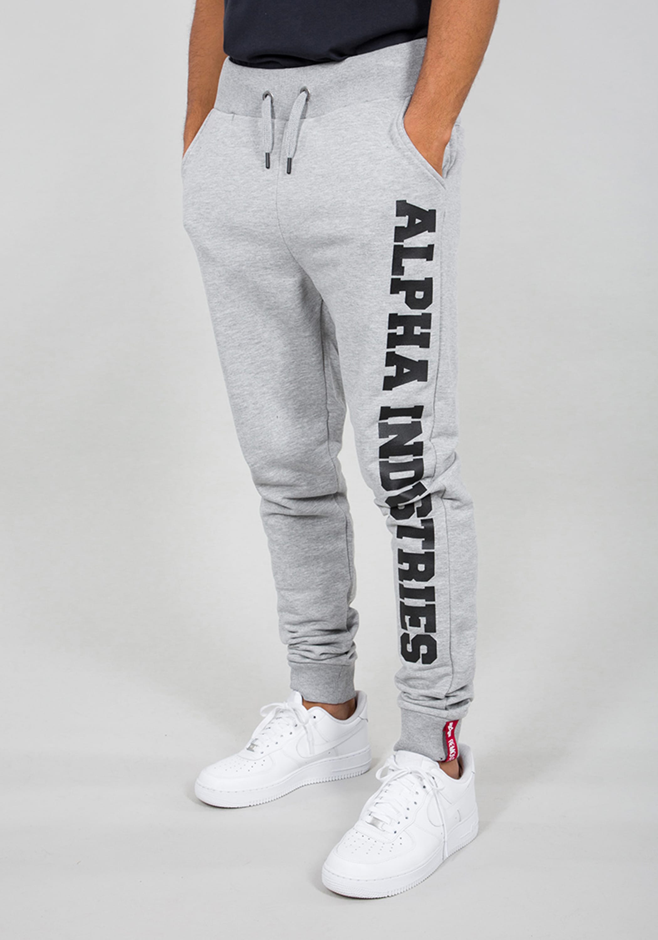 Image of Alpha Industries Jogginghose "Big Letters Jogger"