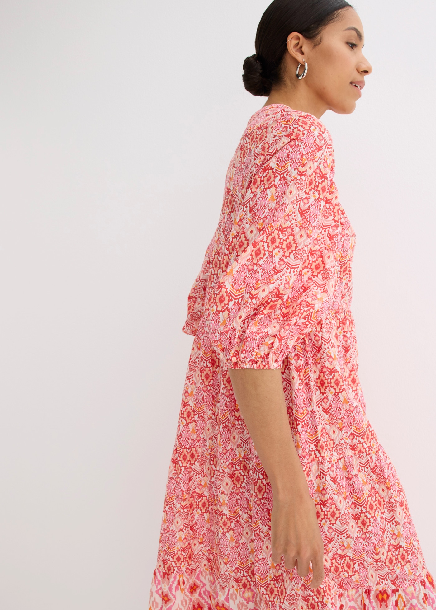bonprix Robe midi en coton, coupe cintrée, manches 3/4, sans col