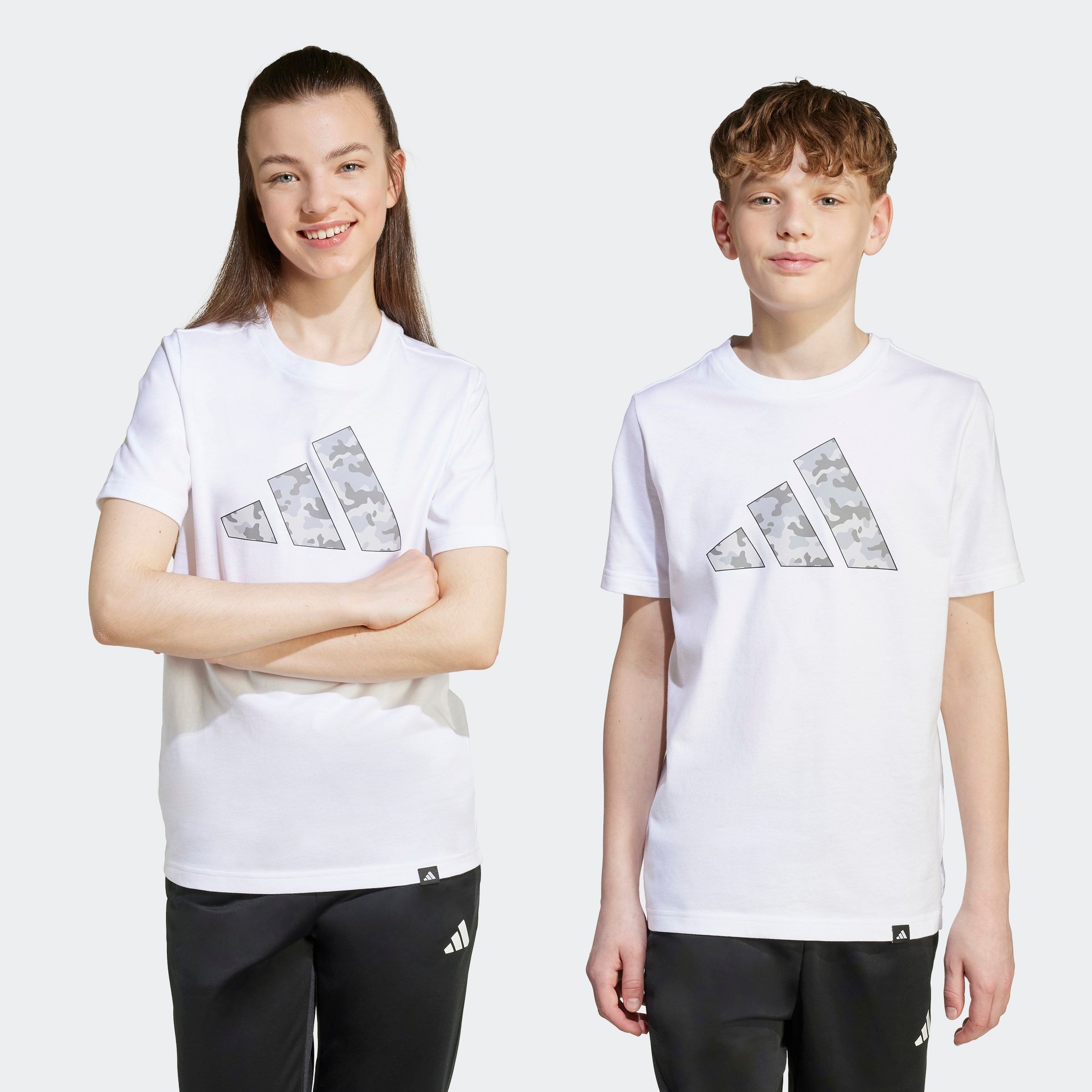 Image of adidas Sportswear T-Shirt "MIT CAMOUFLAGE-GRAFIK FÜR KINDER" sportlicher Stil, kurze Ärmel, reguläre Passform, aus Baumwolle