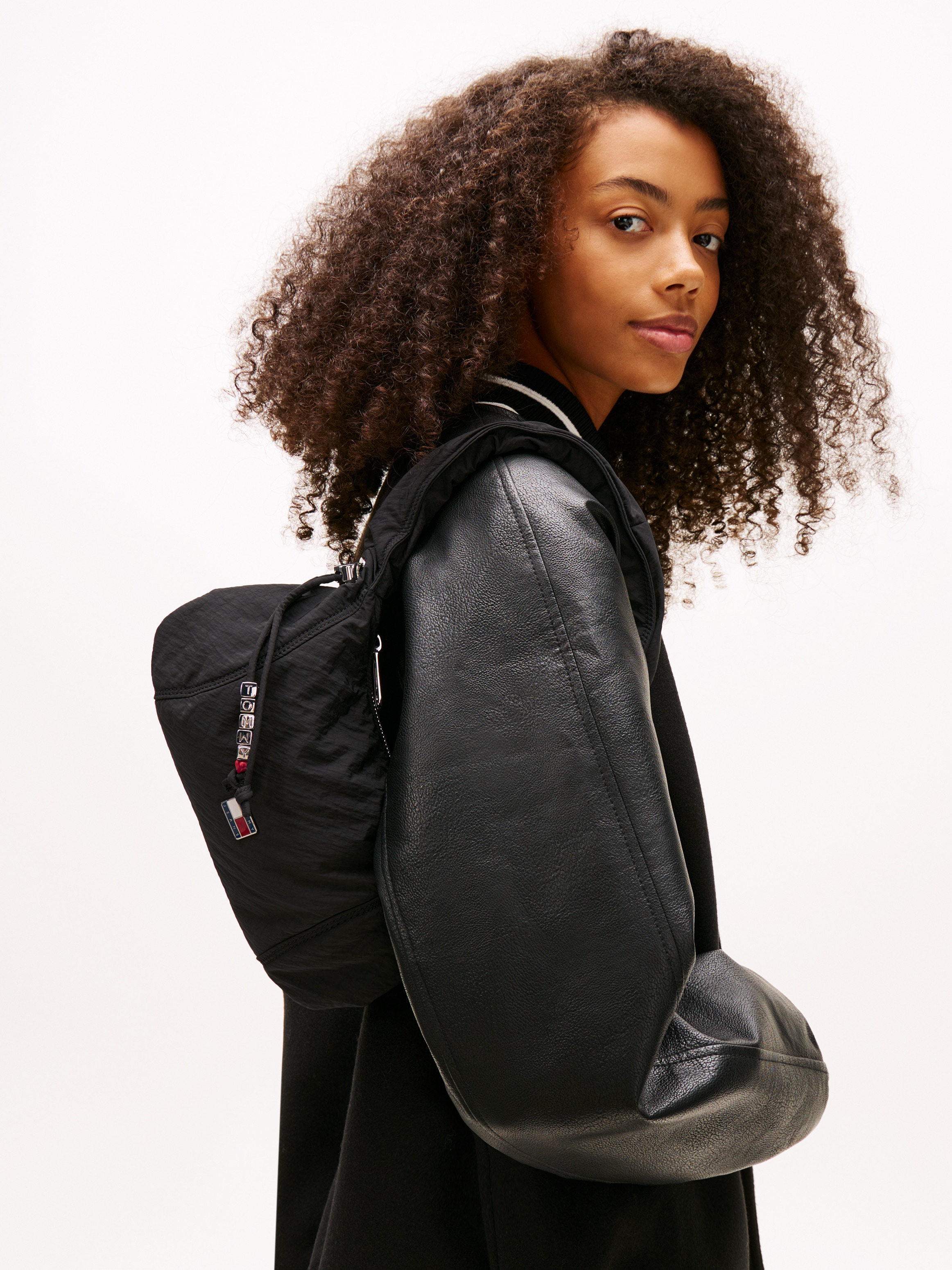 Tommy Jeans Sac à bandoulière »TJW CASUAL SHOULDER BAG« sac à main femme, minibag, avec perles décoratives et éléments bijoux
