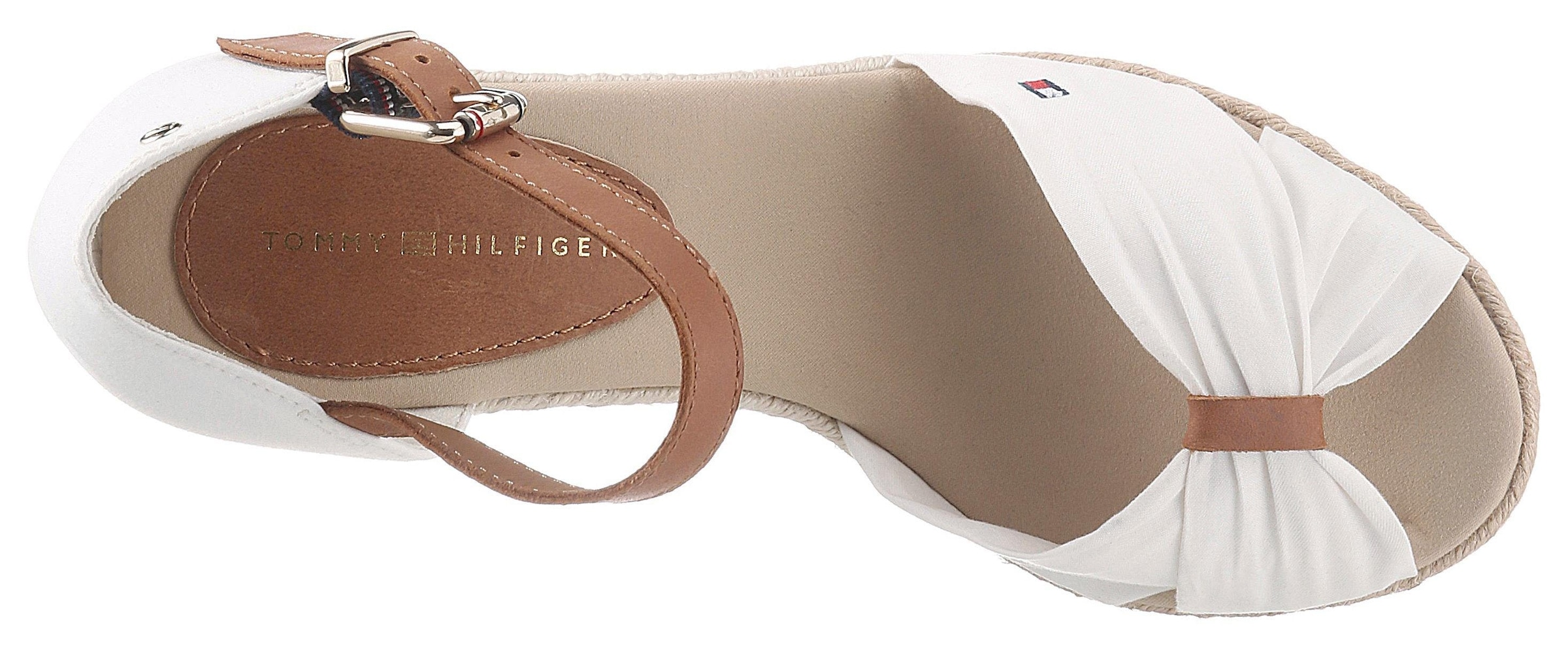 Tommy Hilfiger High-Heel-Sandalette »BASIC OPENED TOE HIGH WEDGE«, Sommerschuh, Sandale, Keilabsatz, mit dezenter Flagstickerei