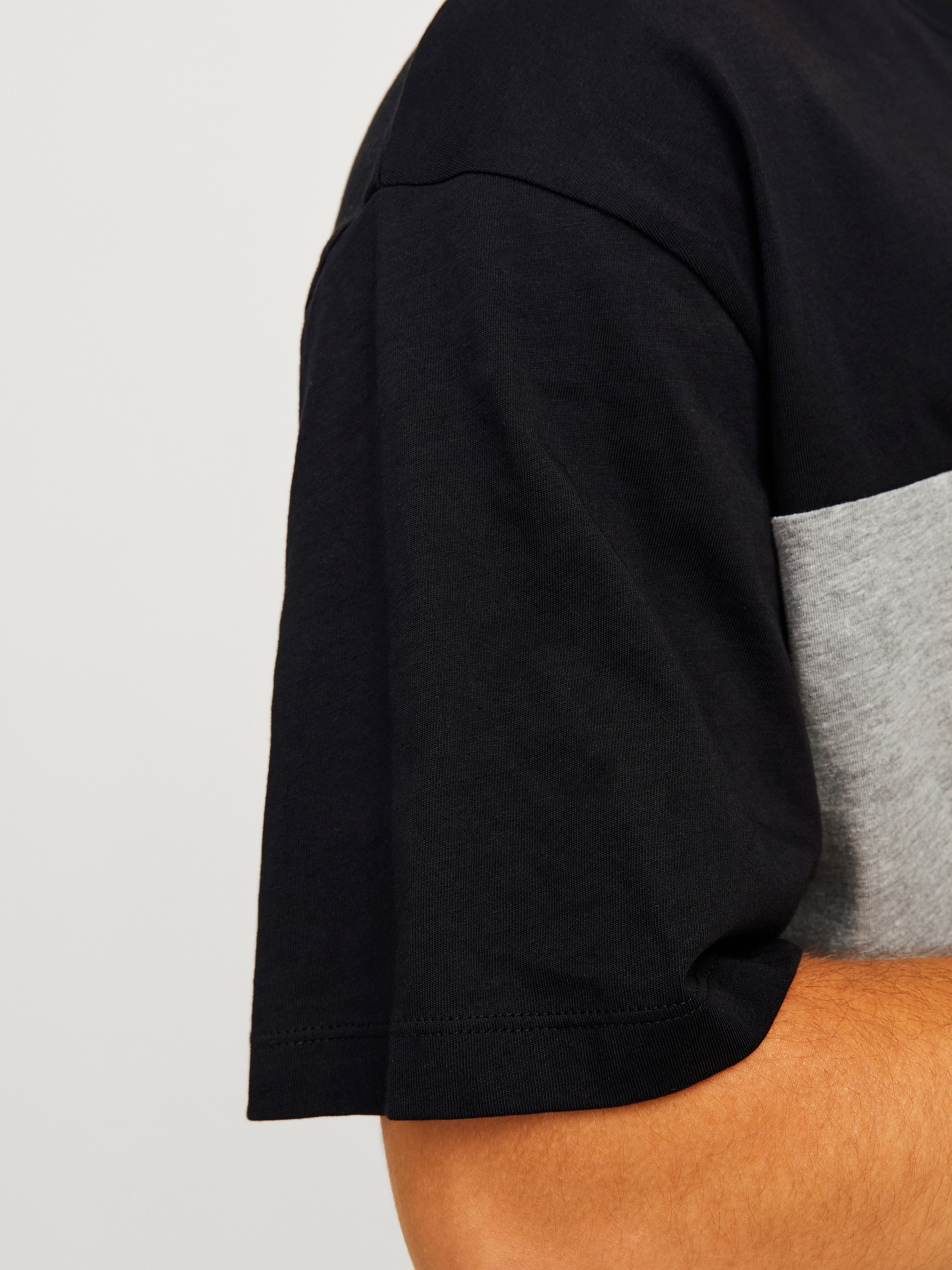 Jack & Jones Shirt à col rond »JJELEGACY BLOCKING TEE SS O-NECK NOOS«