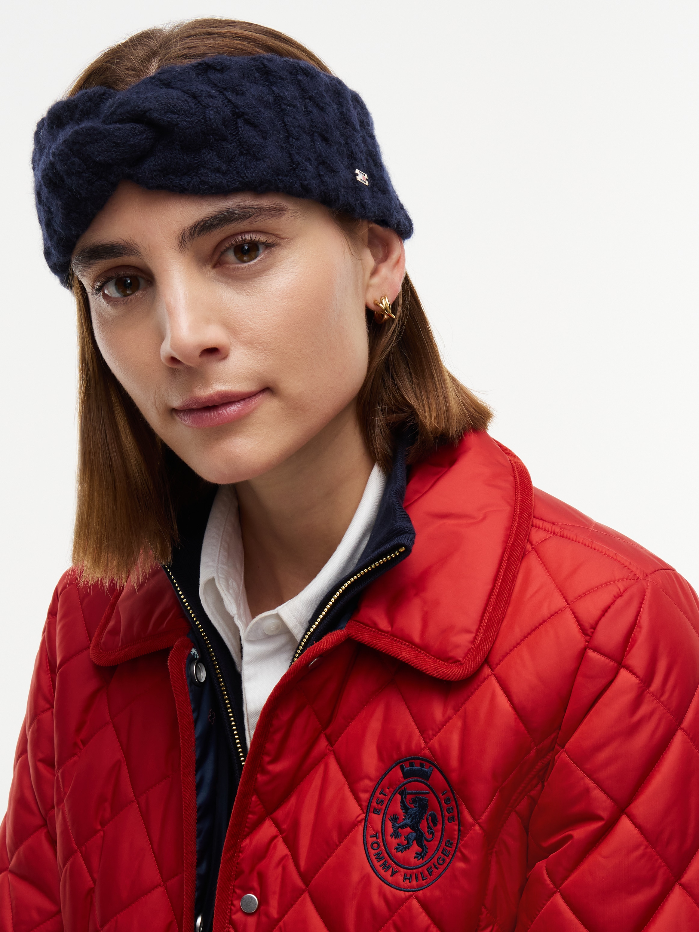 Image of Tommy Hilfiger Stirnband "ENAMEL FLAG CABLE" mit Alpakawolle und Emaille-Flag